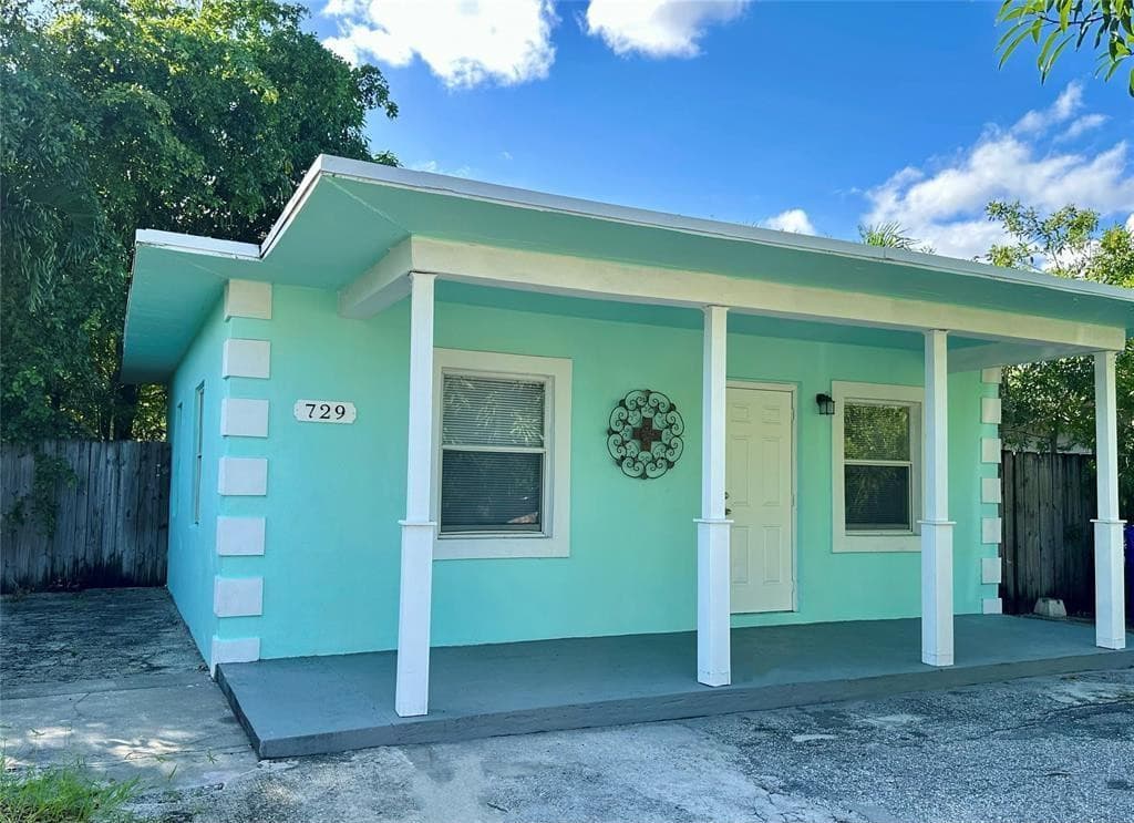 729 NW 17th Avenue, Fort Lauderdale, FL 33311 — photo 1 of 3