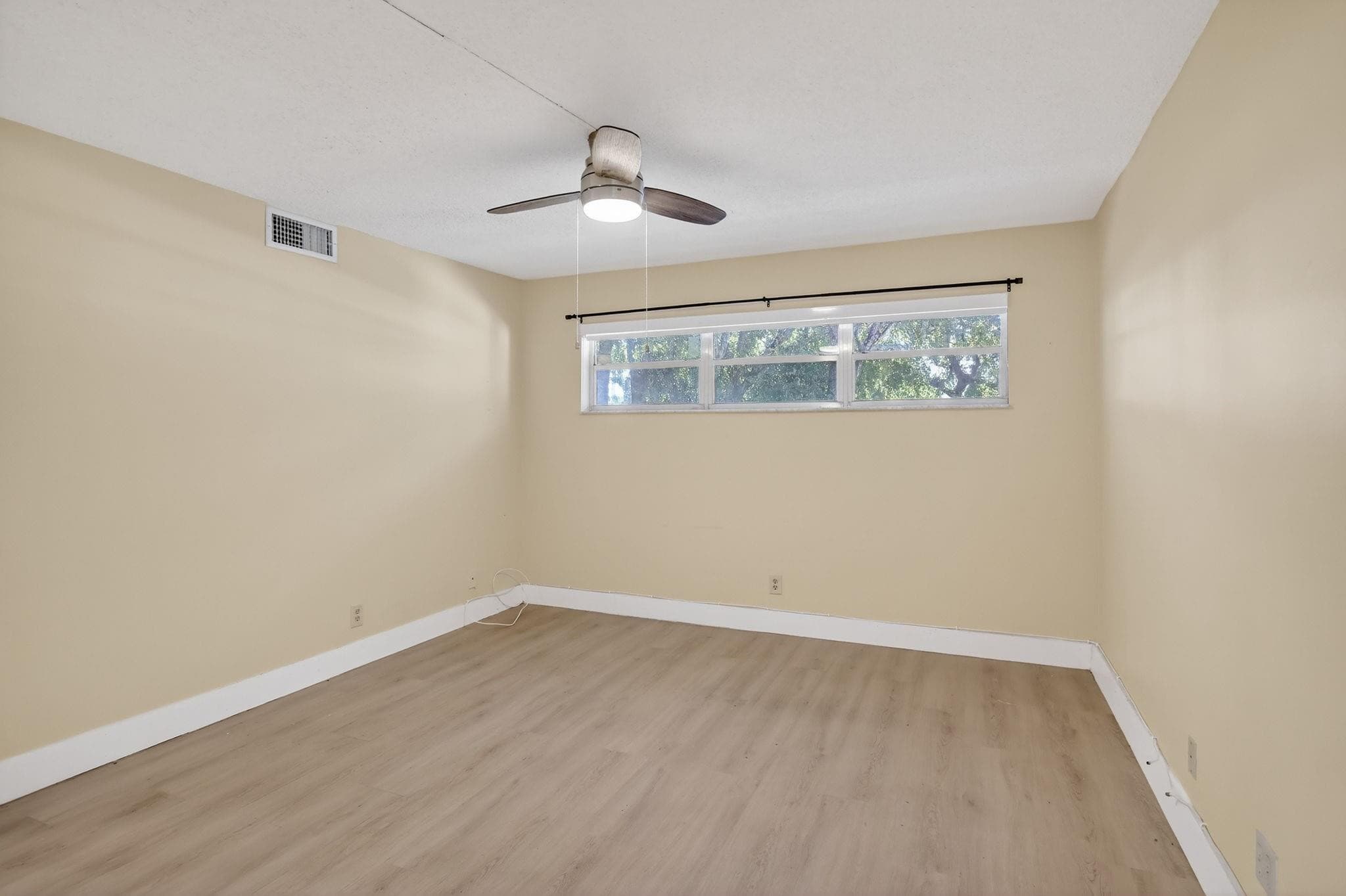 830 S Hollybrook Drive 204, Pembroke Pines, FL 33025 — photo 4 of 18