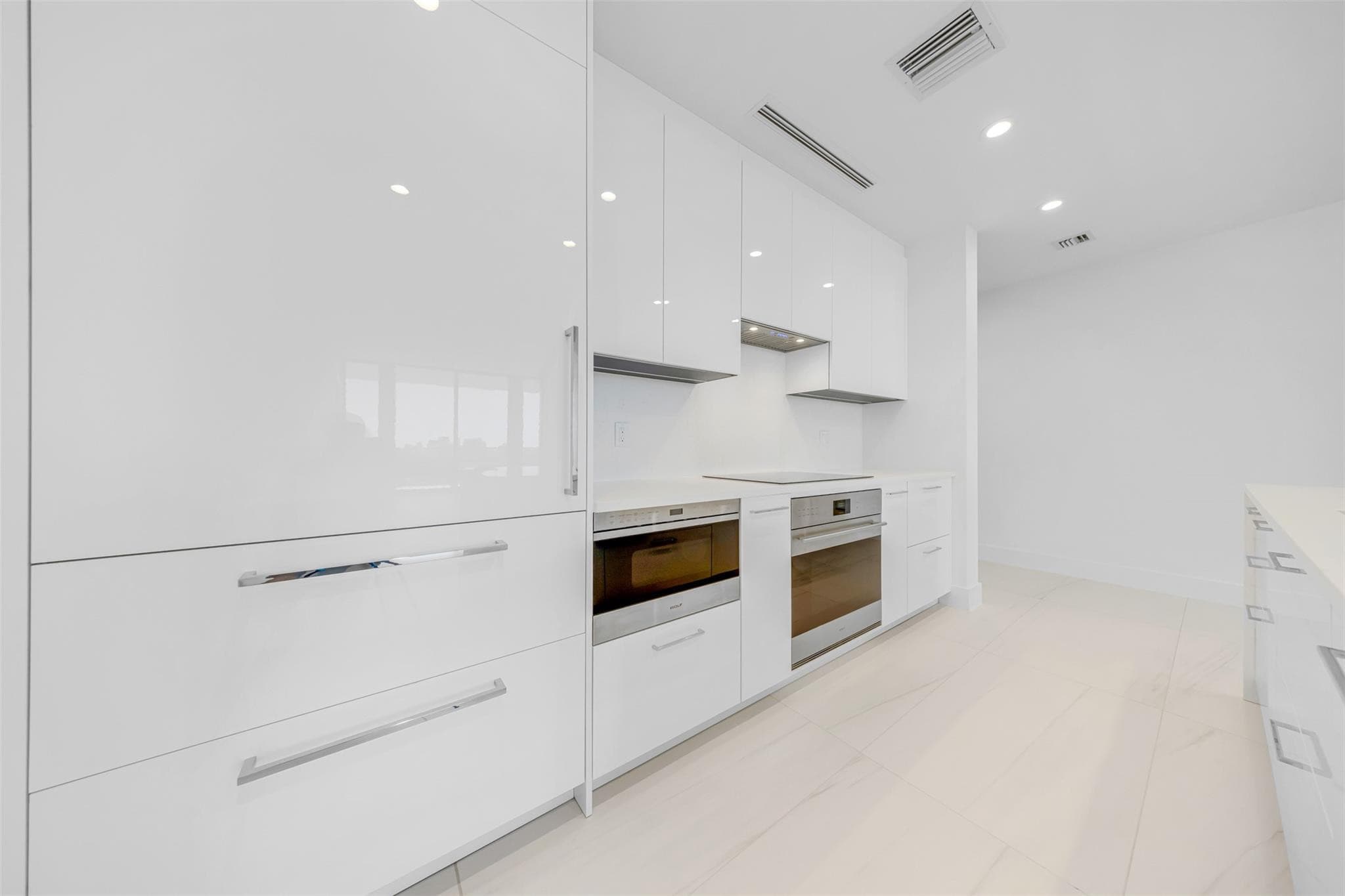 153 N Seabreeze 2503-S, Fort Lauderdale, FL 33304 — photo 10 of 55