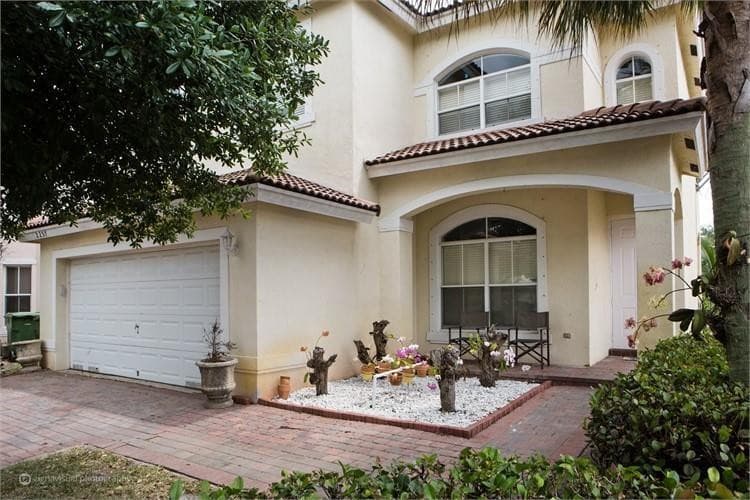 2257 NW 77th Terrace, Pembroke Pines, FL 33024 — photo 2 of 60
