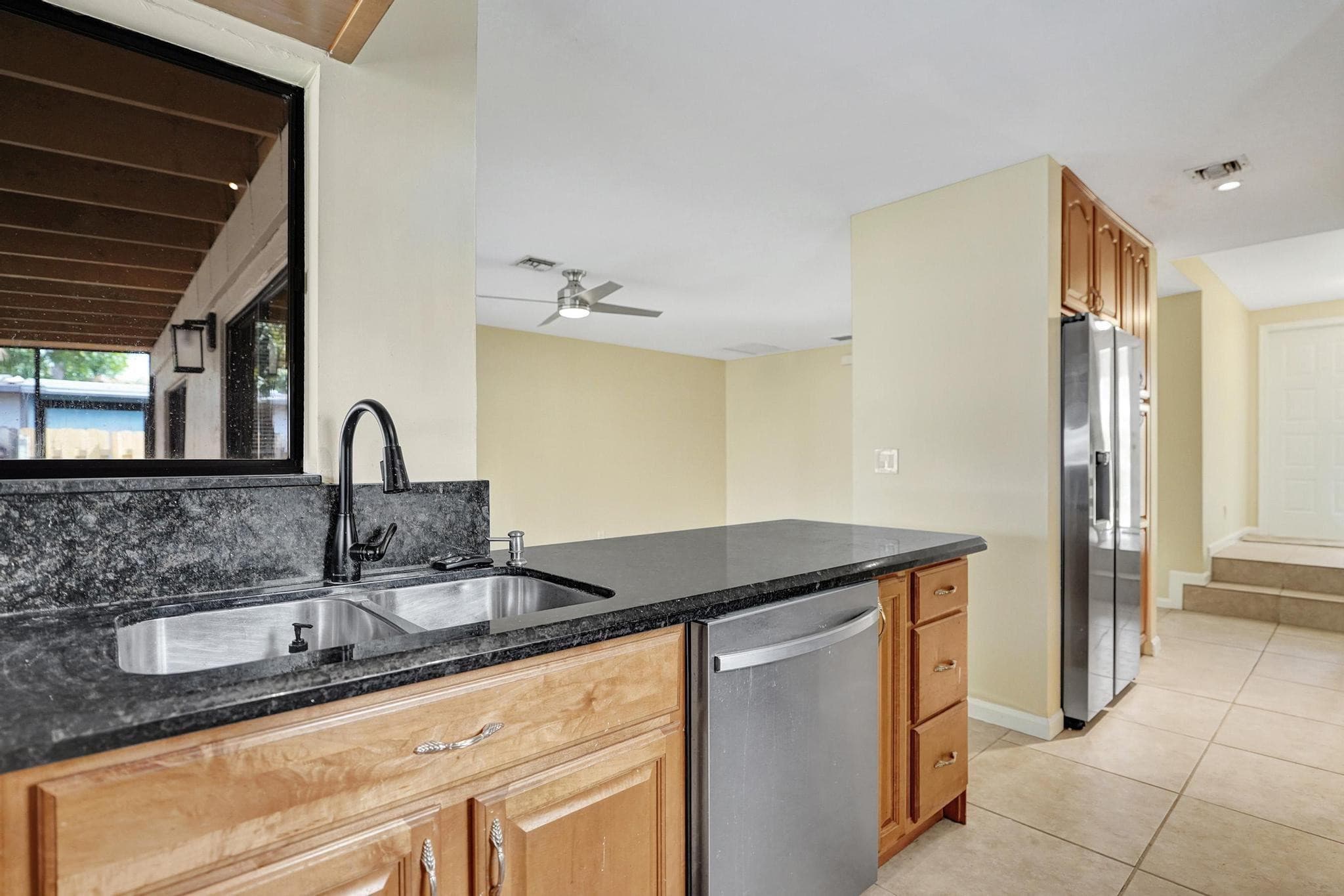 5425 Cleveland Road, Delray Beach, FL 33484 — photo 13 of 39