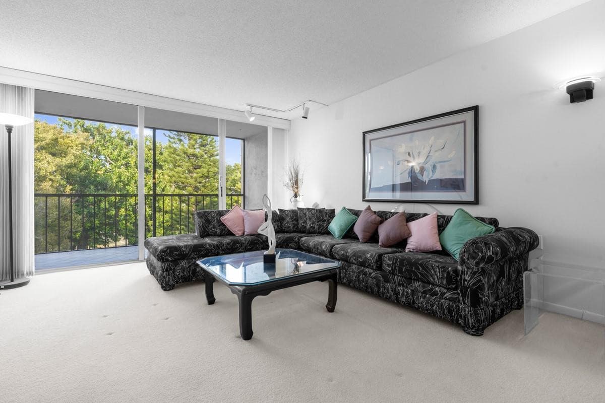 7080 Environ Boulevard 423, Lauderhill, FL 33319 — photo 12 of 51