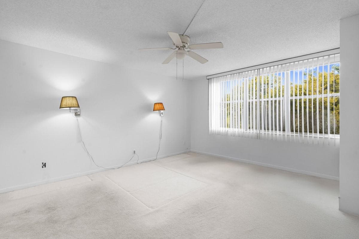 7080 Environ Boulevard 423, Lauderhill, FL 33319 — photo 16 of 51