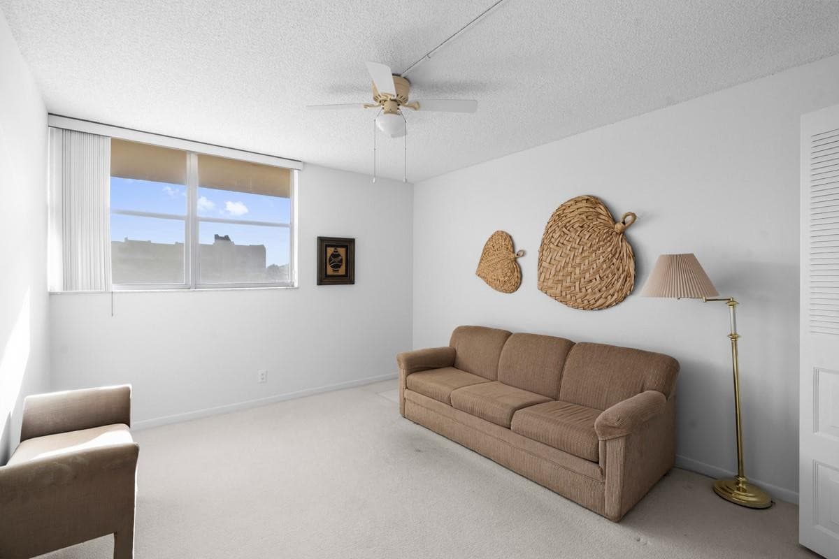 7080 Environ Boulevard 423, Lauderhill, FL 33319 — photo 22 of 51