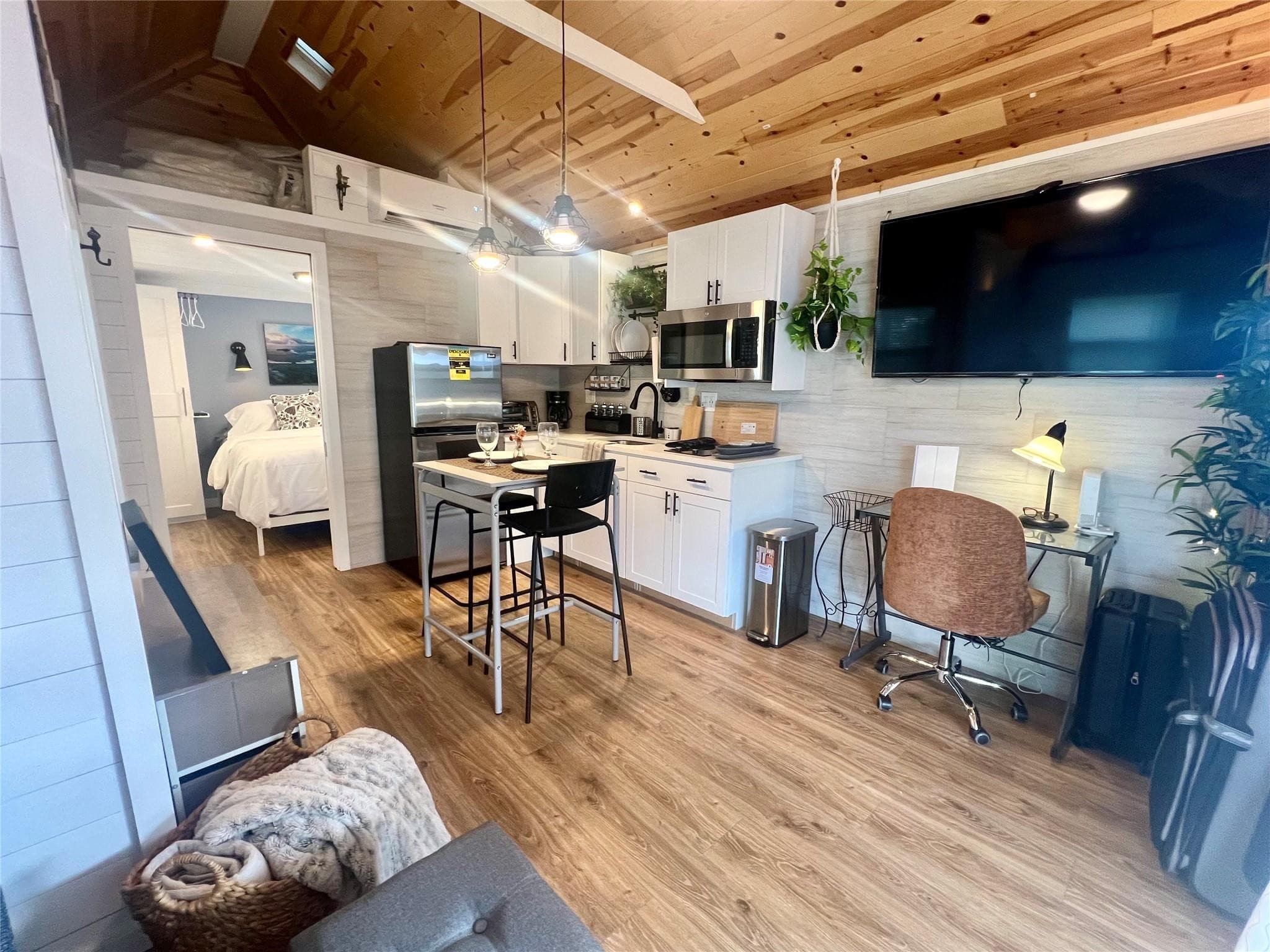 12 SW 6th Street, Delray Beach, FL 33444 — photo 2 of 9