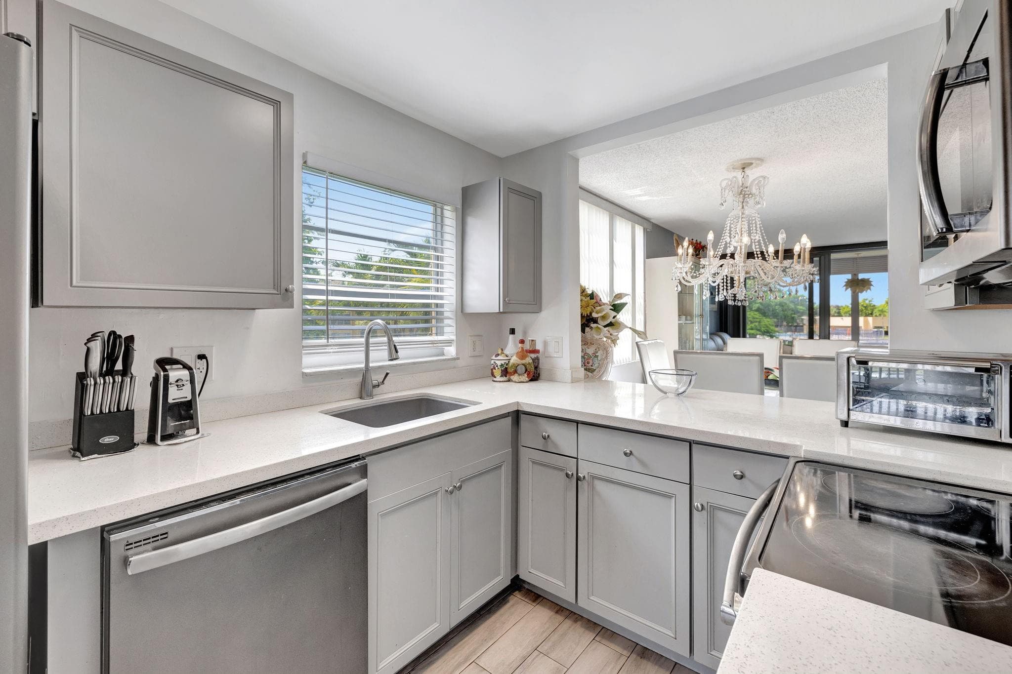 5860 NW 64th Avenue 201, Tamarac, FL 33319 — photo 1 of 31