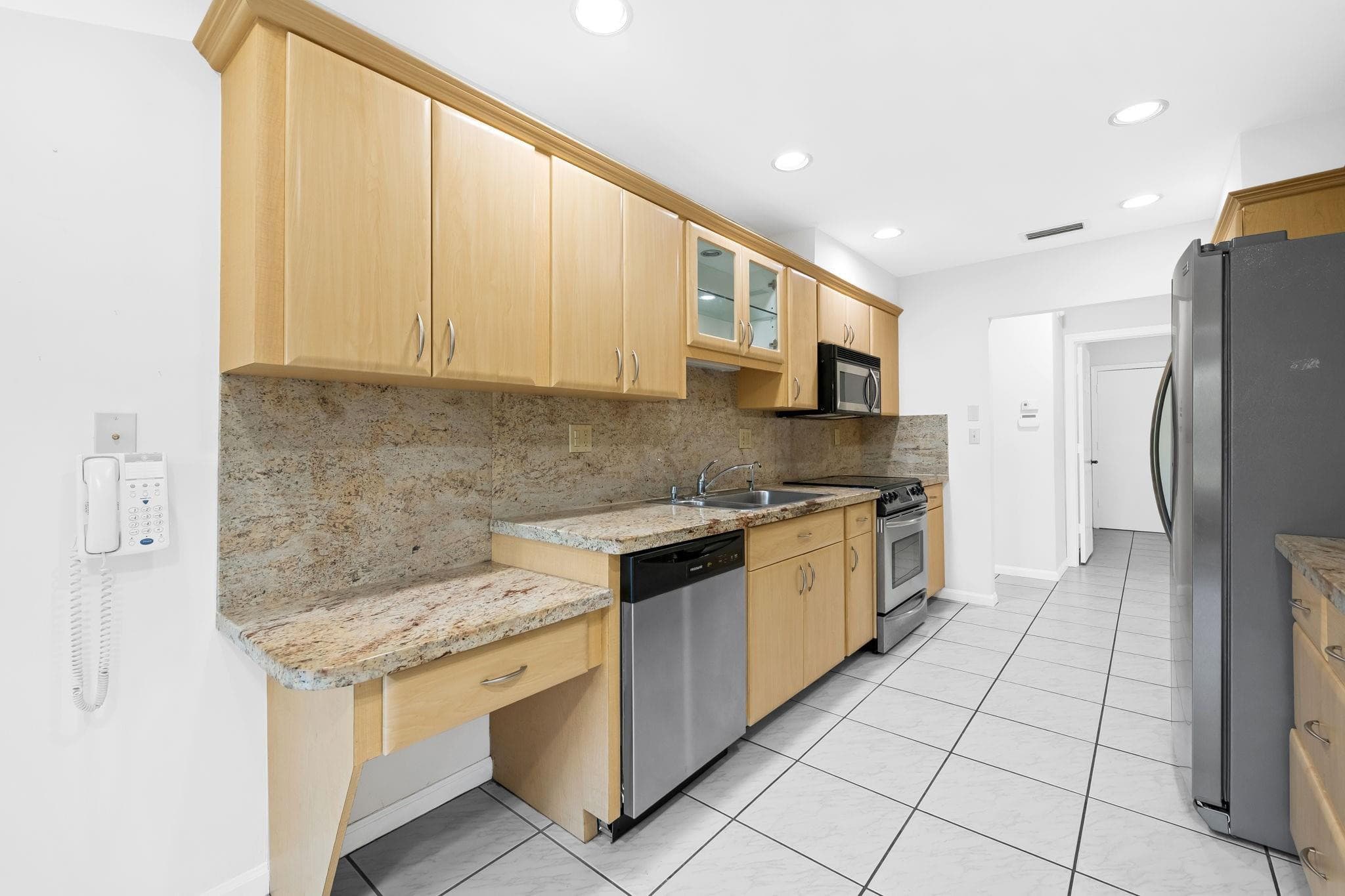 6053 Petaluma Drive, Boca Raton, FL 33433 — photo 17 of 33