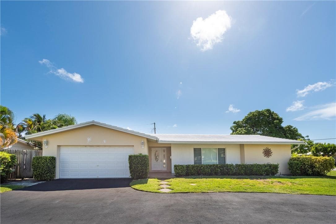 5200 NE 15th Avenue, Fort Lauderdale, FL 33334 — photo 1 of 31