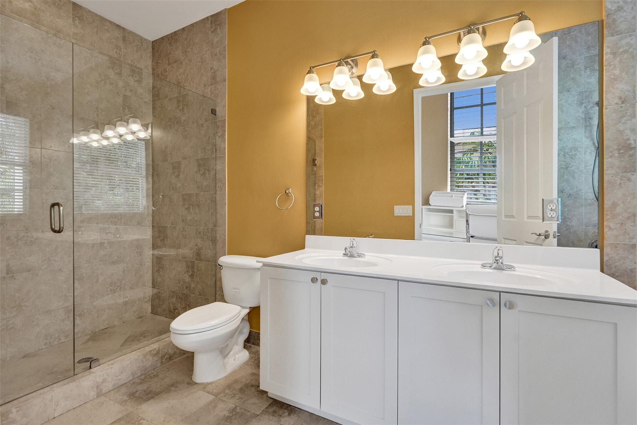 816 S Riverside Drive 816, Pompano Beach, FL 33062 — photo 7 of 15