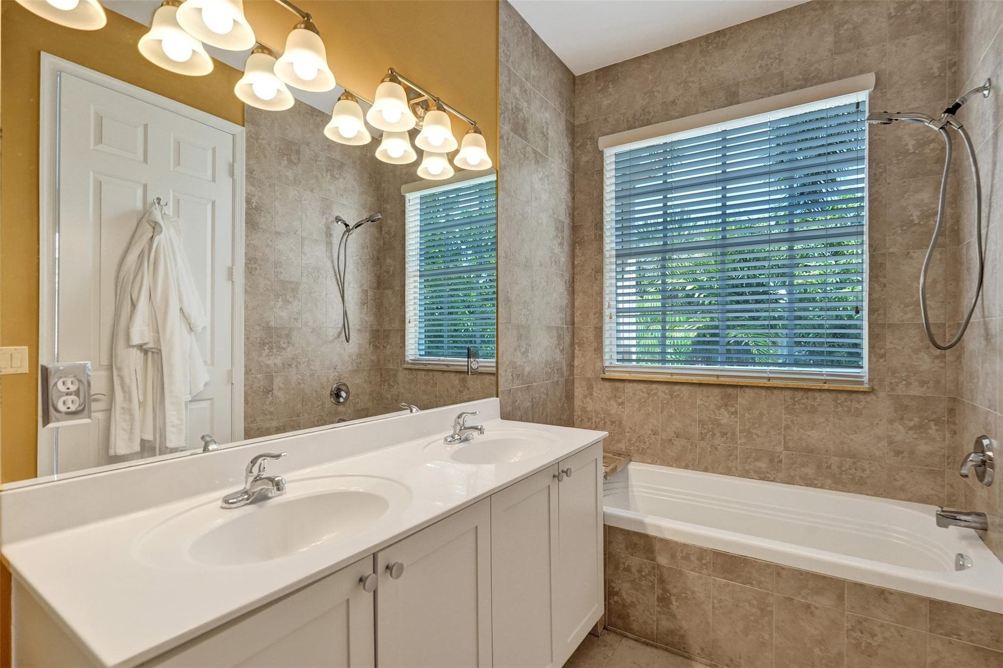 816 S Riverside Drive 816, Pompano Beach, FL 33062 — photo 8 of 15