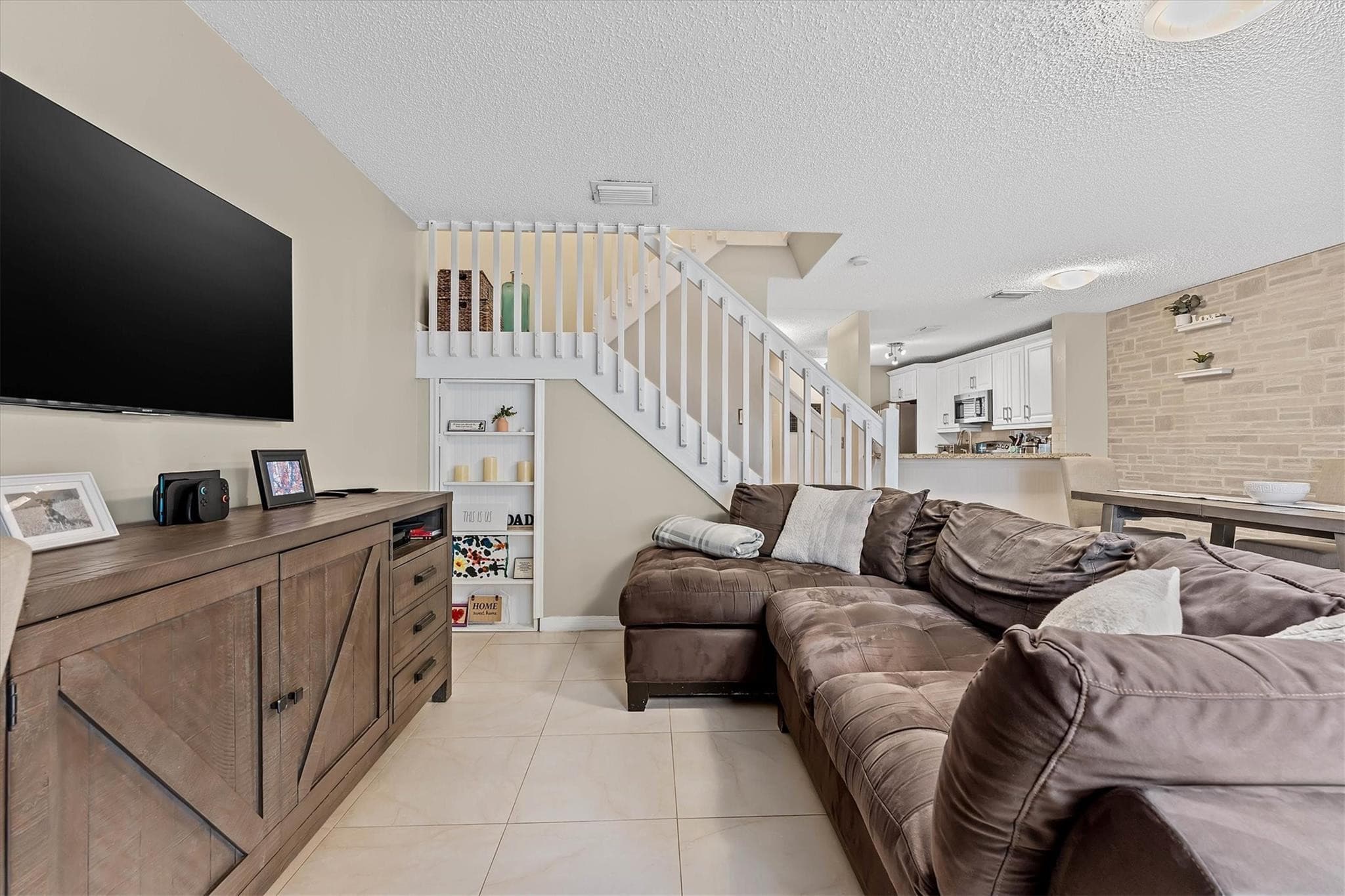 20815 NW 2nd Street 20815, Pembroke Pines, FL 33029 — photo 5 of 48