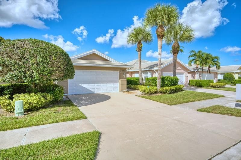 1531 NW Amherst Drive B, Port St. Lucie, FL 34986 — photo 3 of 40
