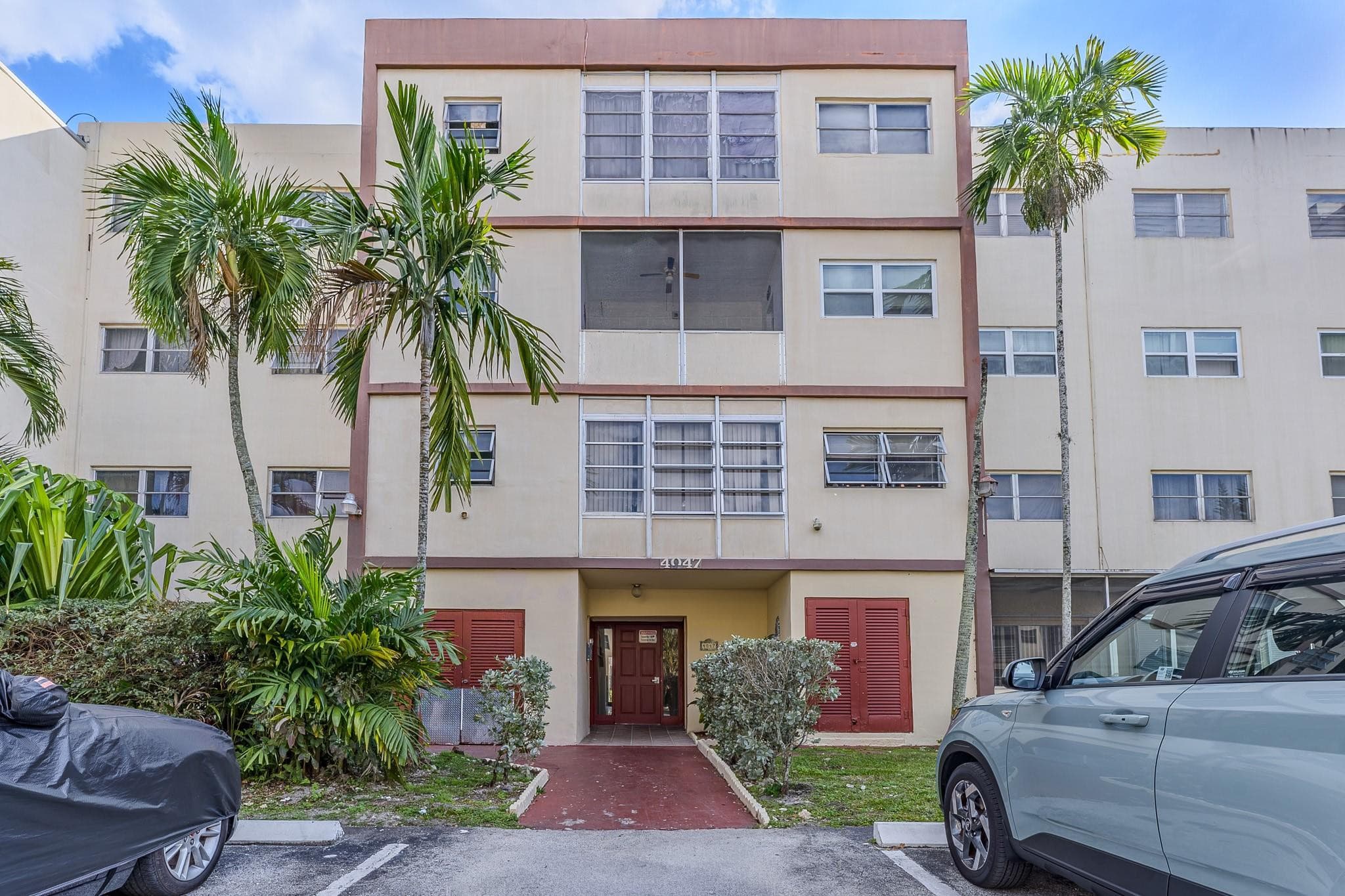 4047 NW 16th Street 307, Fort Lauderdale, FL 33313 — photo 1 of 18