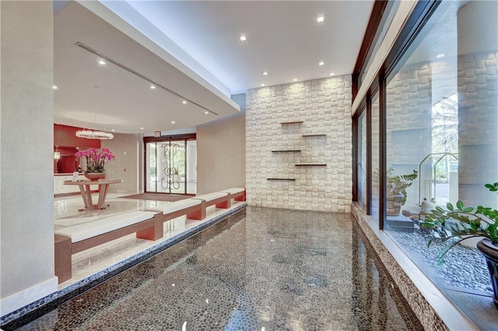 19667 Turnberry Way 20gr, Miami, FL 33180 — photo 39 of 46