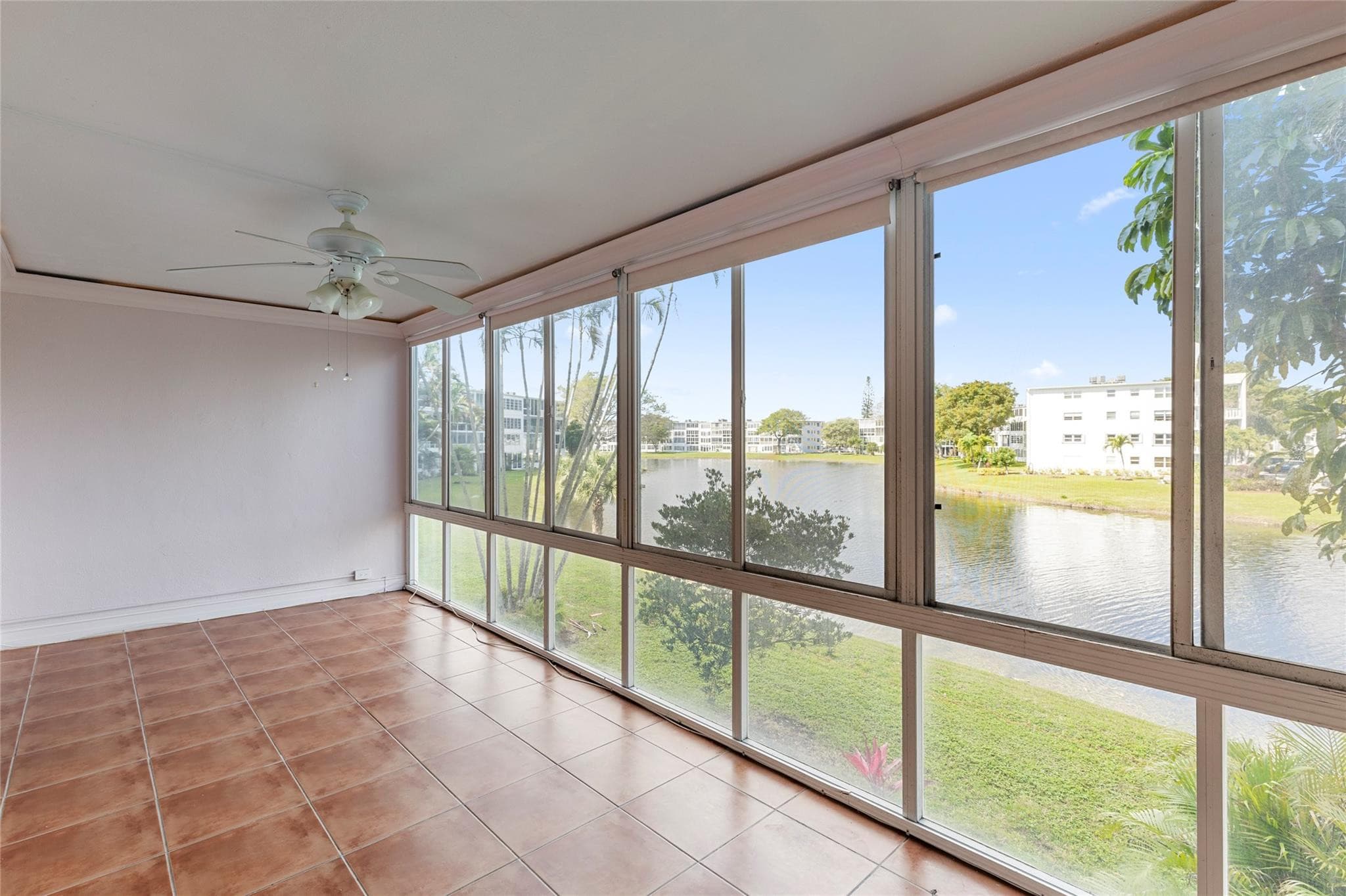 2122 Cambridge F 2122, Deerfield Beach, FL 33442 — photo 2 of 41