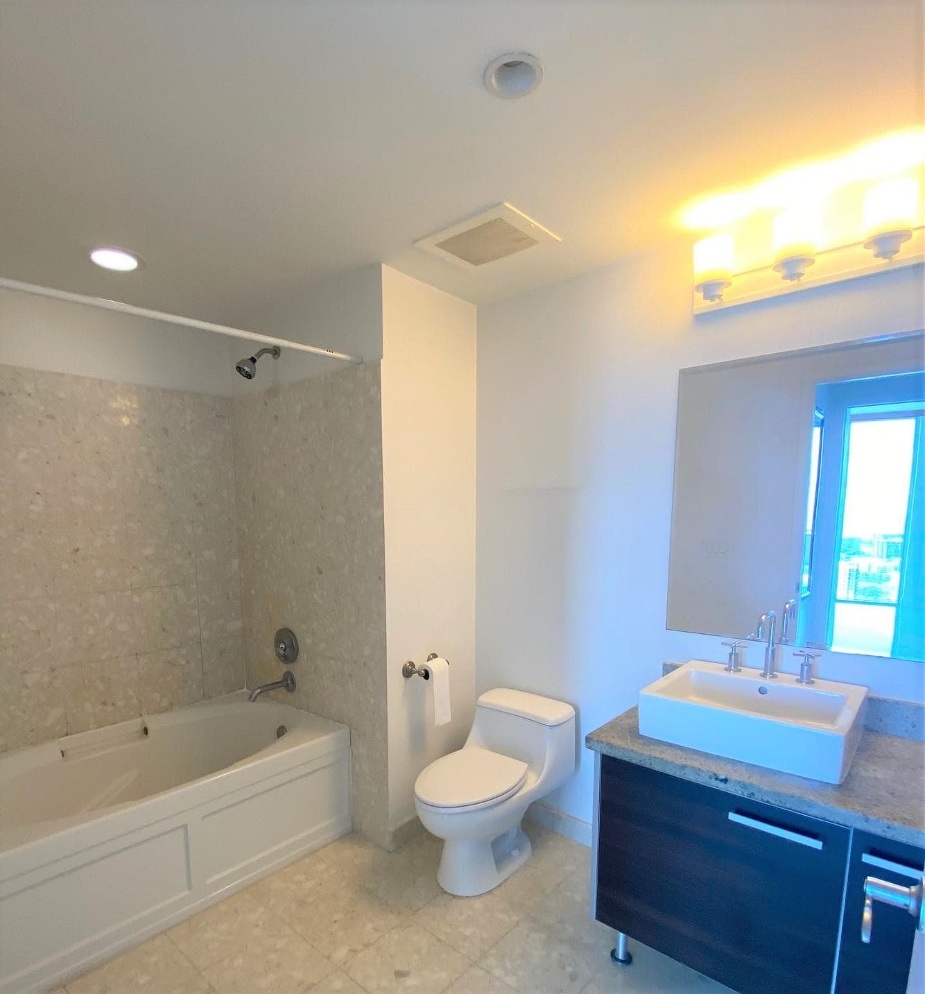 185 SW 7th Street 3708, Miami, FL 33130 — photo 17 of 19