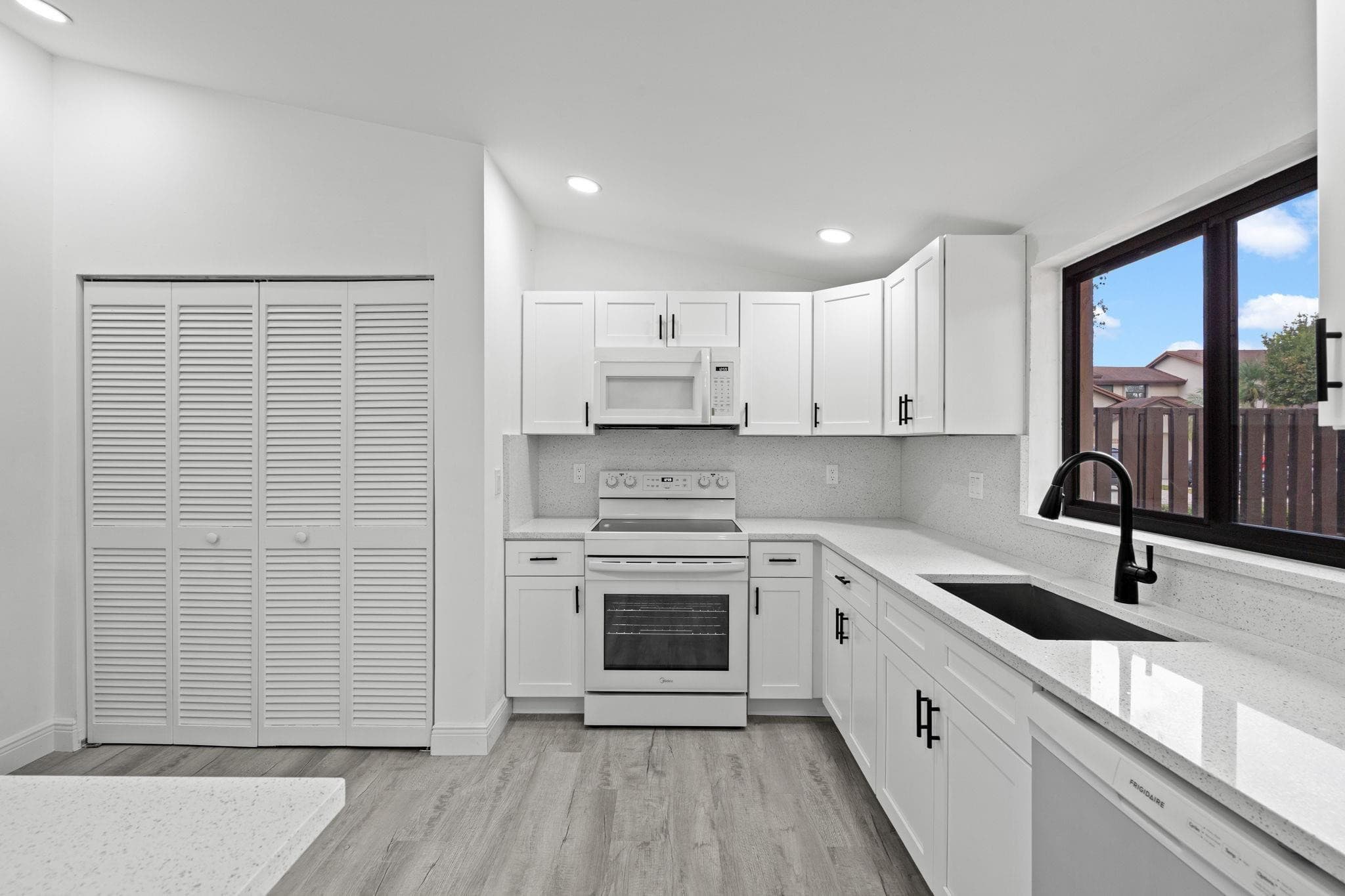 10045 SW 137 Court 10045, Miami, FL 33186 — photo 18 of 47