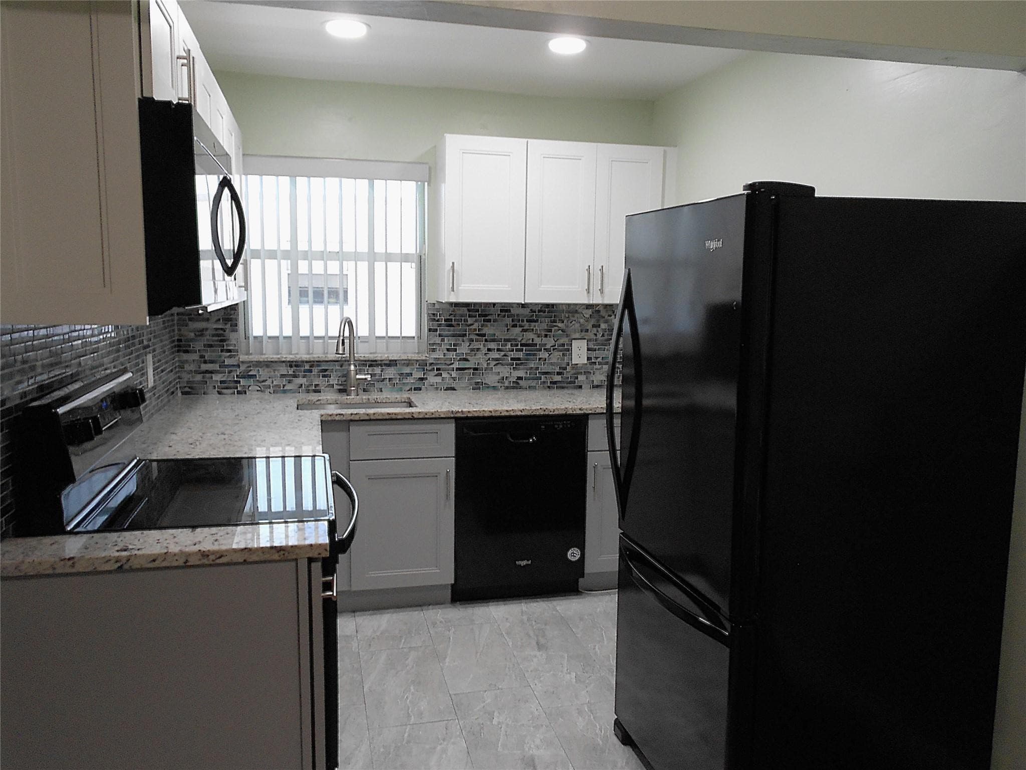 2010 Fillmore Street 303, Hollywood, FL 33020 — photo 18 of 43