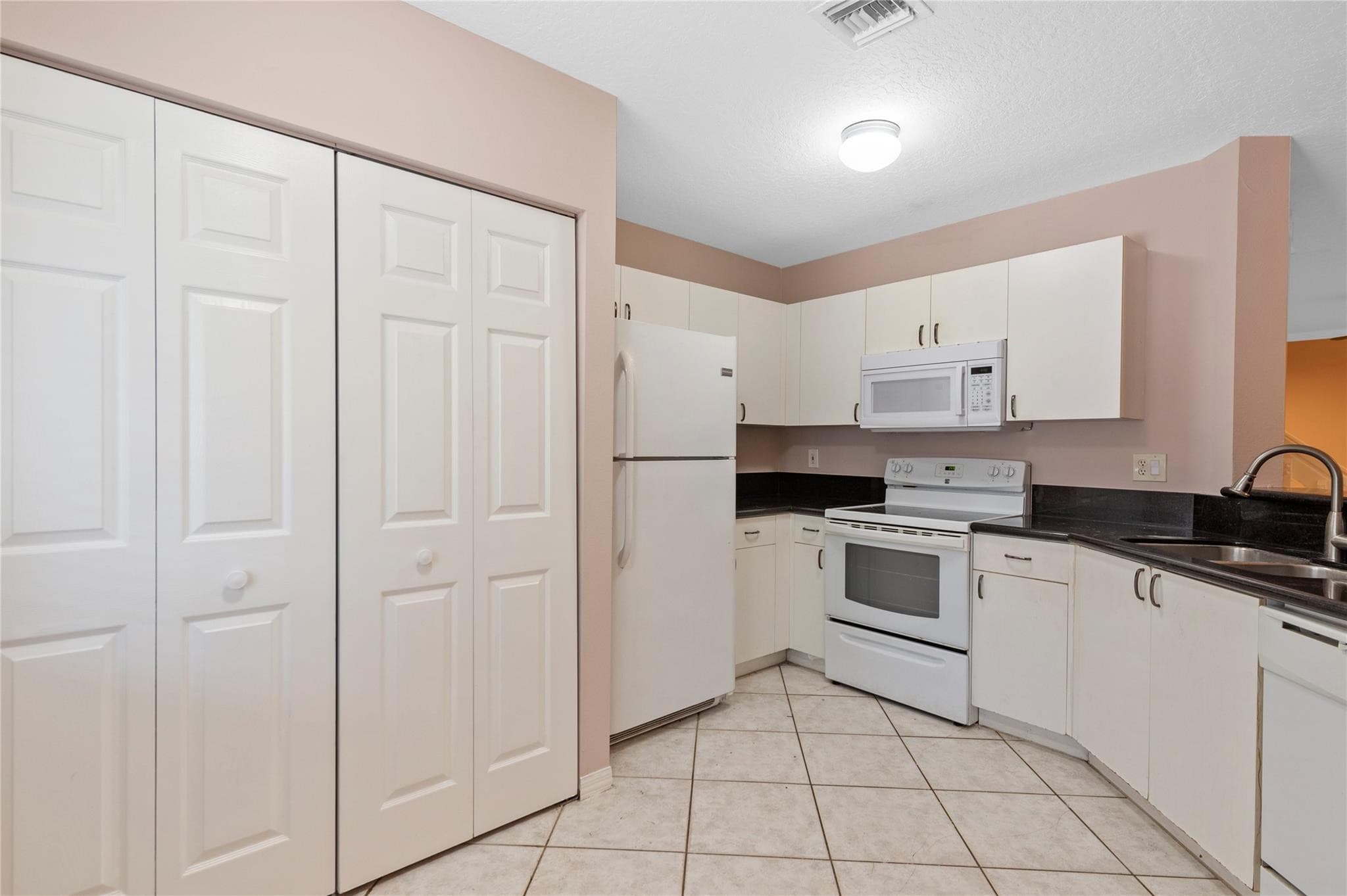 1186 SW 44th Avenue 1186, Deerfield Beach, FL 33442 — photo 2 of 26