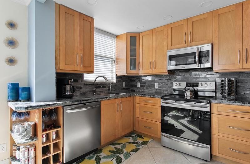 1010 S Ocean Boulevard 602, Pompano Beach, FL 33062 — photo 7 of 46