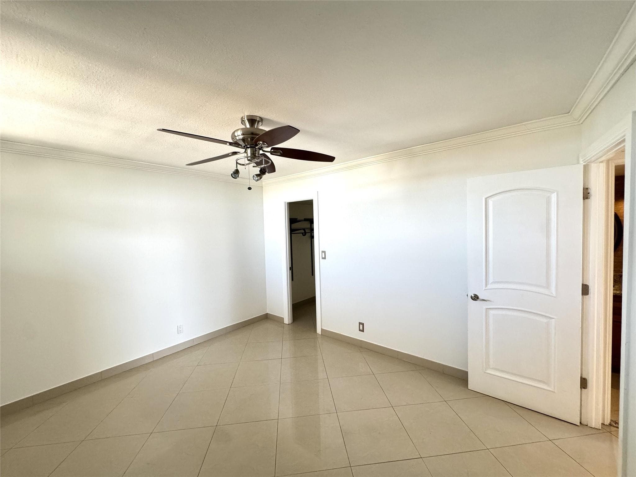 4800 Bayview Drive 406, Fort Lauderdale, FL 33308 — photo 10 of 26