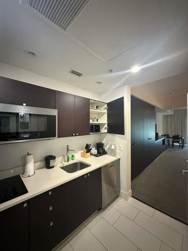 5300 NW 87th Avenue 706, Miami, FL 33178 — photo 6 of 13