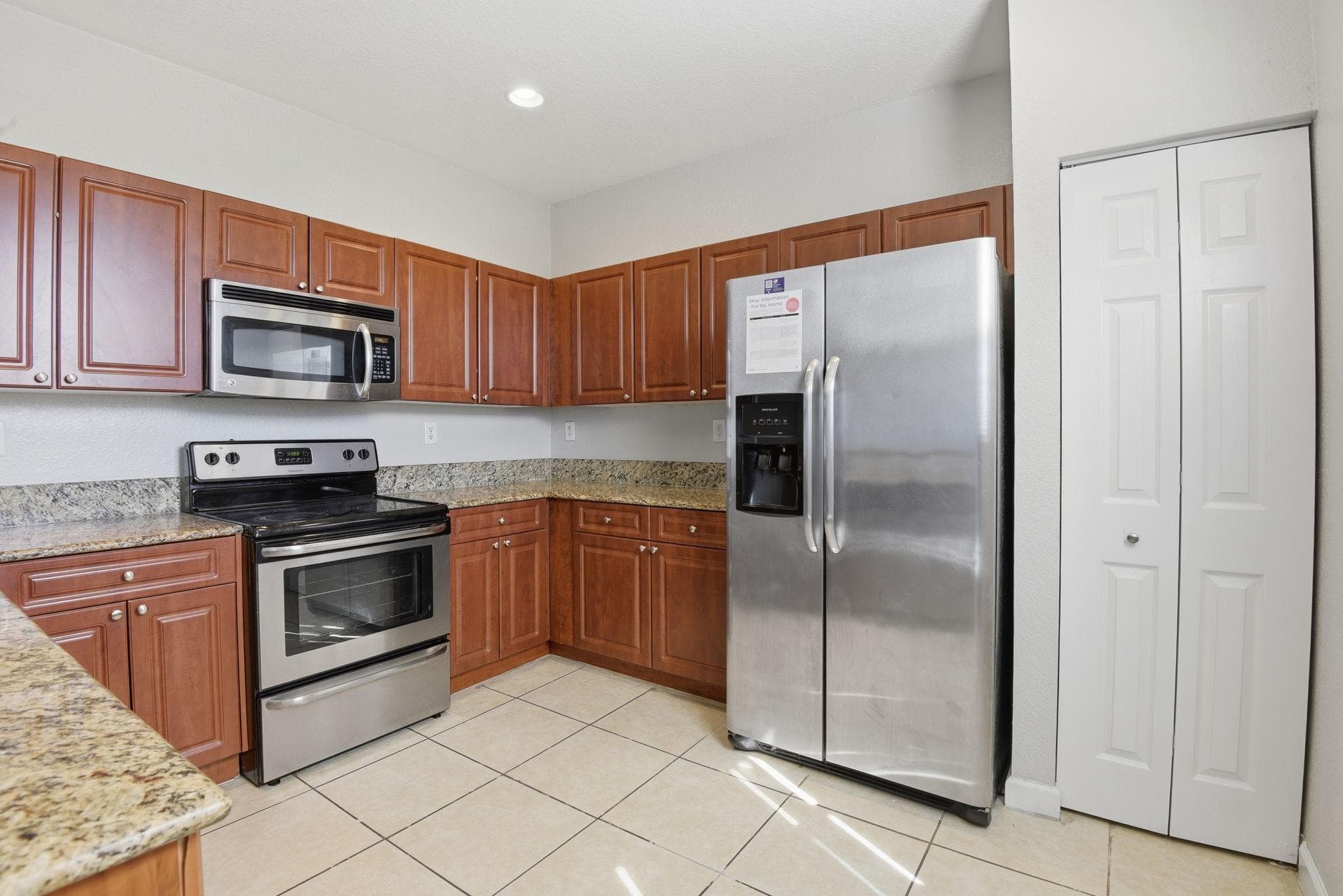 457 SE 37th Place 457, Homestead, FL 33033 — photo 7 of 33