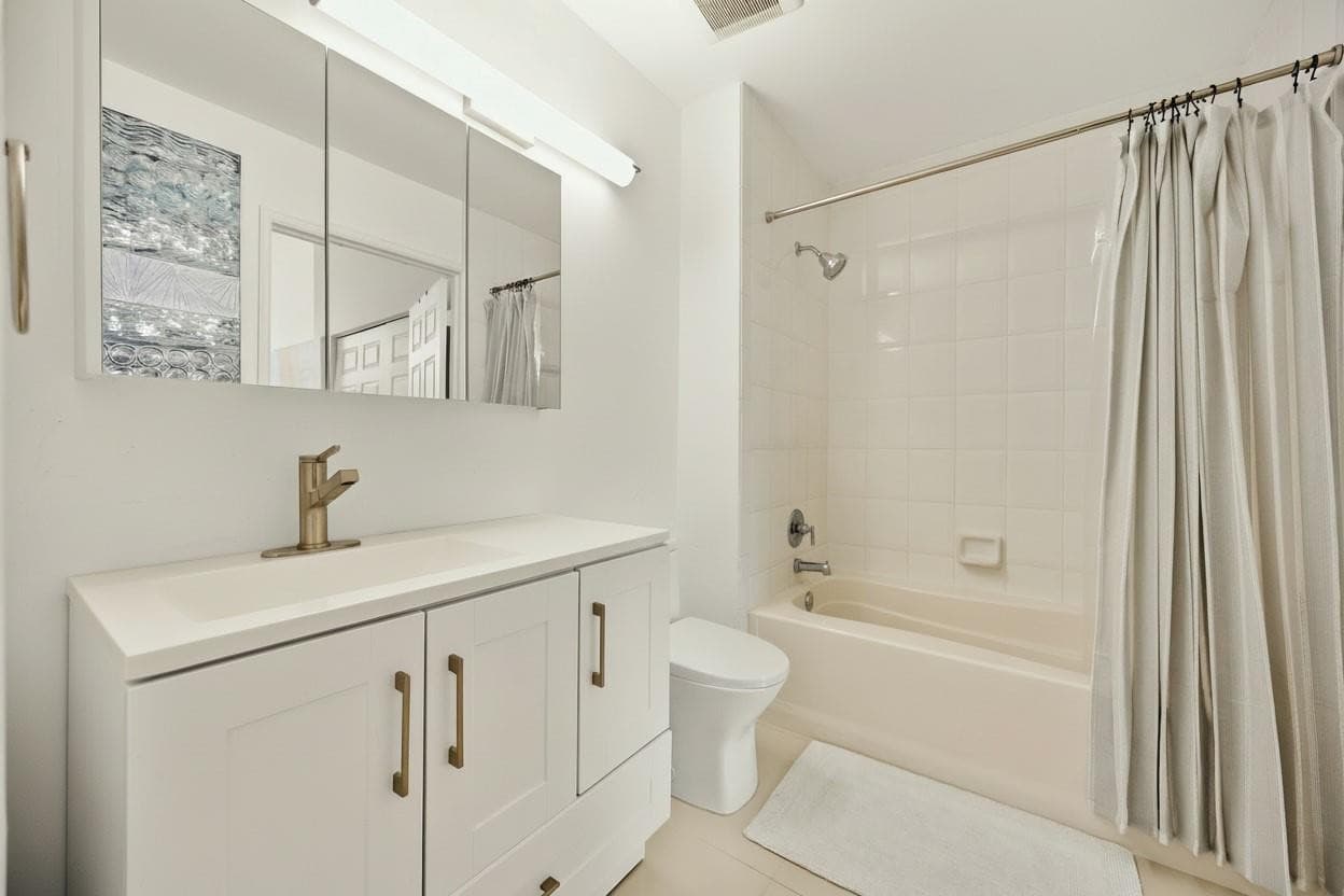 616 Clearwater Park Road 101, West Palm Beach, FL 33401 — photo 11 of 19