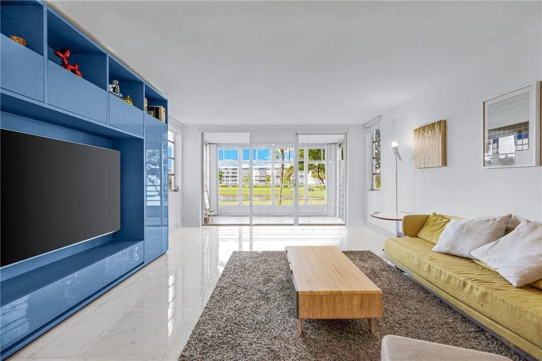 805 Cypress Boulevard 210, Pompano Beach, FL 33069 — photo 4 of 22