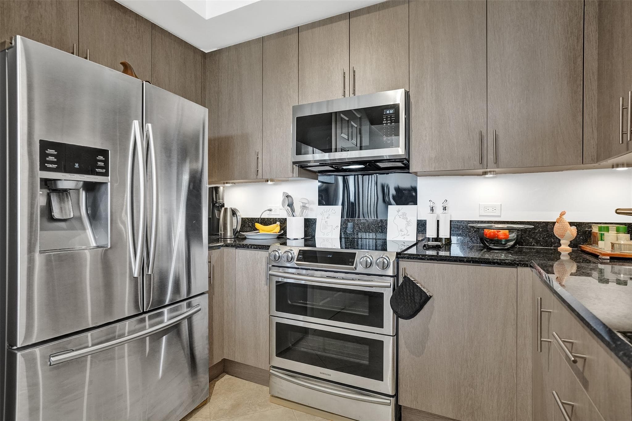 2601 NE 14th Avenue 401, Wilton Manors, FL 33334 — photo 3 of 63