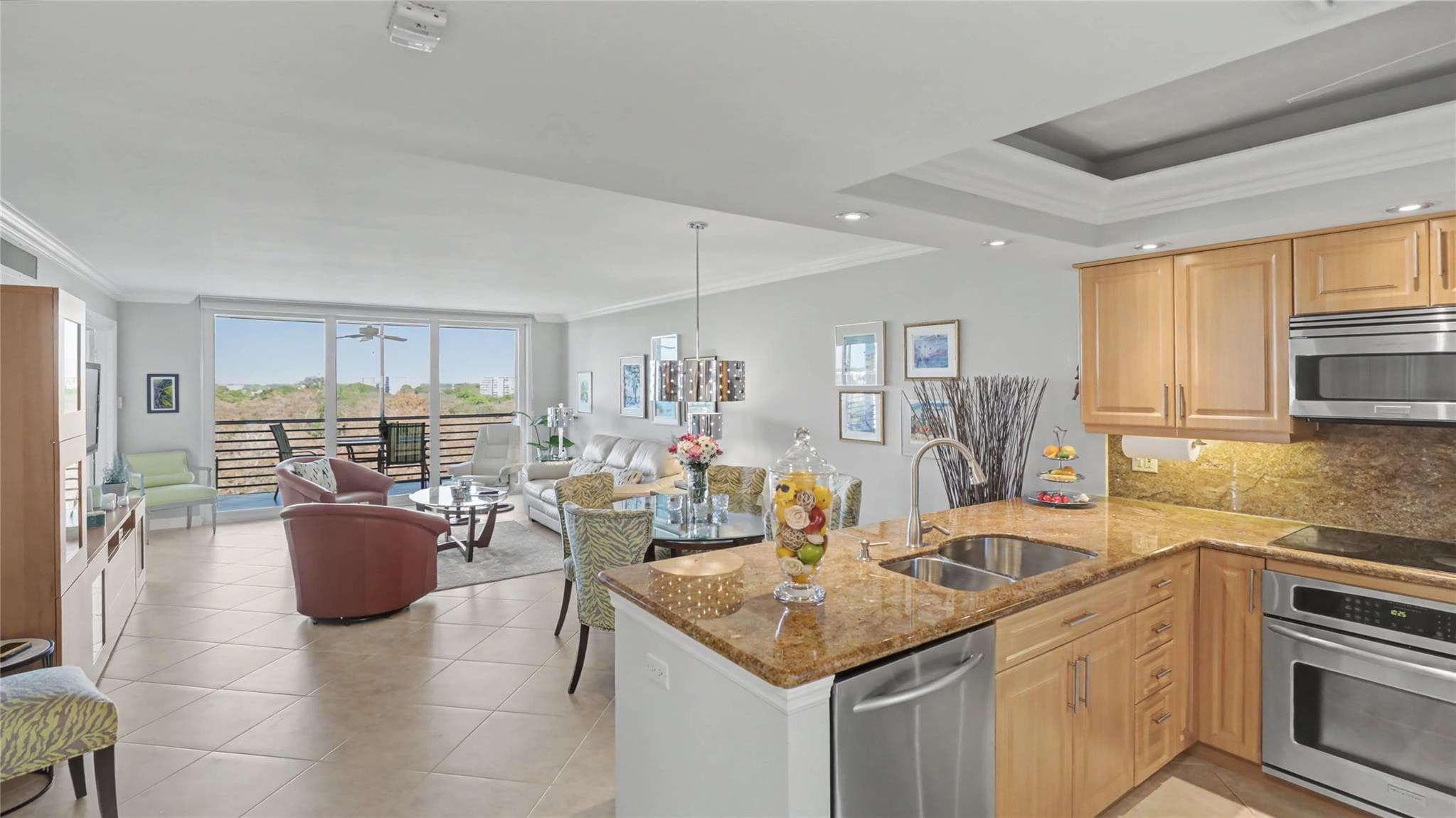 625 Oaks Drive 808, Pompano Beach, FL 33069 — photo 5 of 39