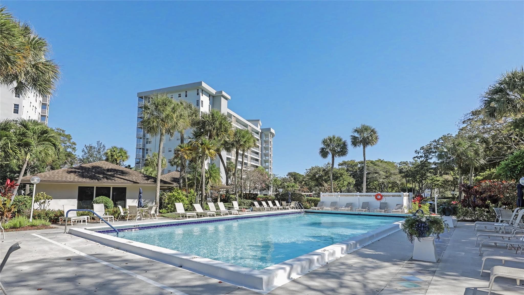 625 Oaks Drive 808, Pompano Beach, FL 33069 — photo 36 of 39