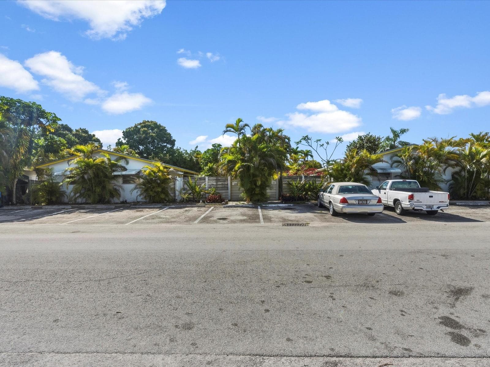 560-564 NE 34th Street, Oakland Park, FL 33334 — photo 21 of 32