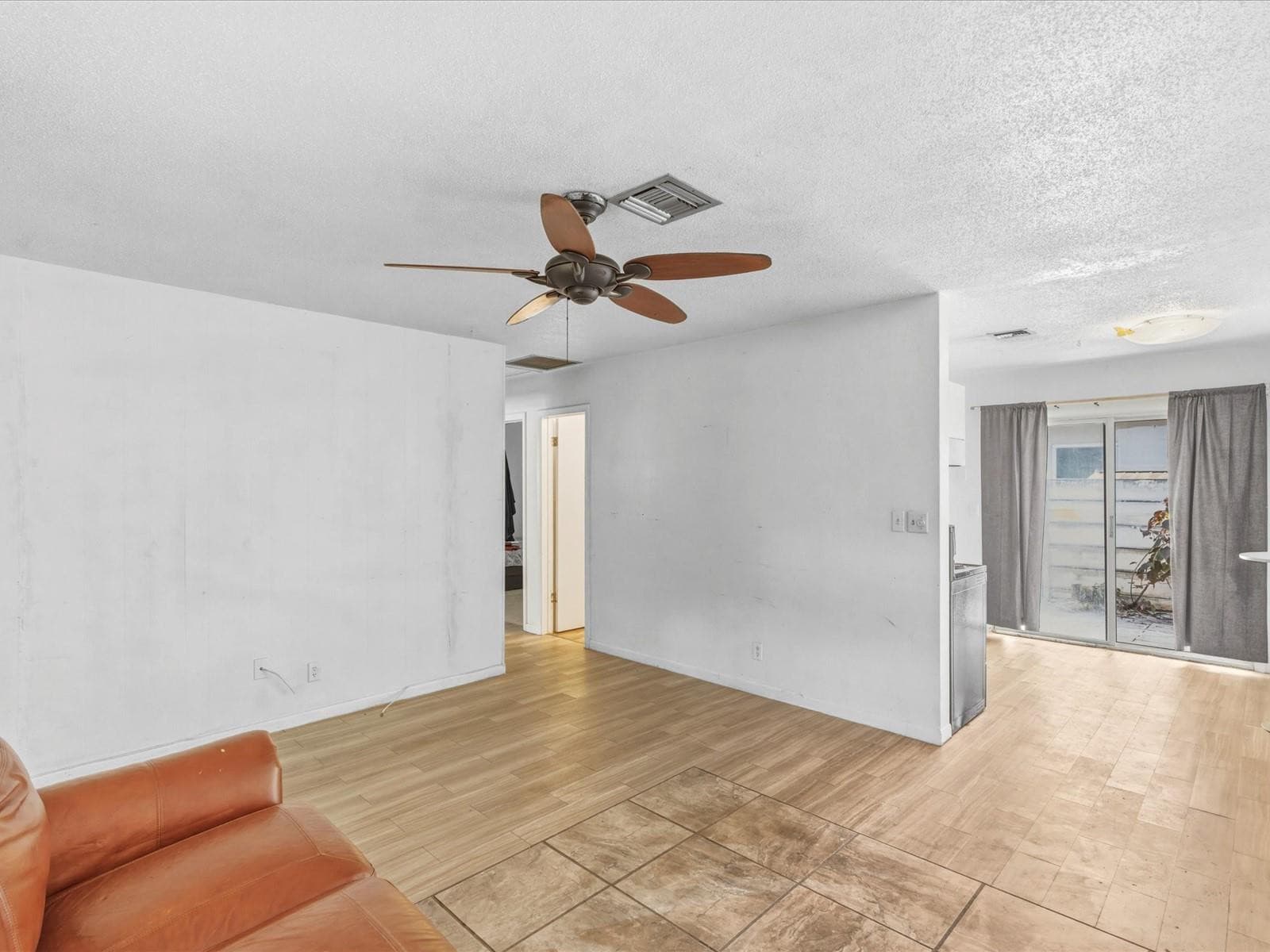 560-564 NE 34th Street, Oakland Park, FL 33334 — photo 27 of 32