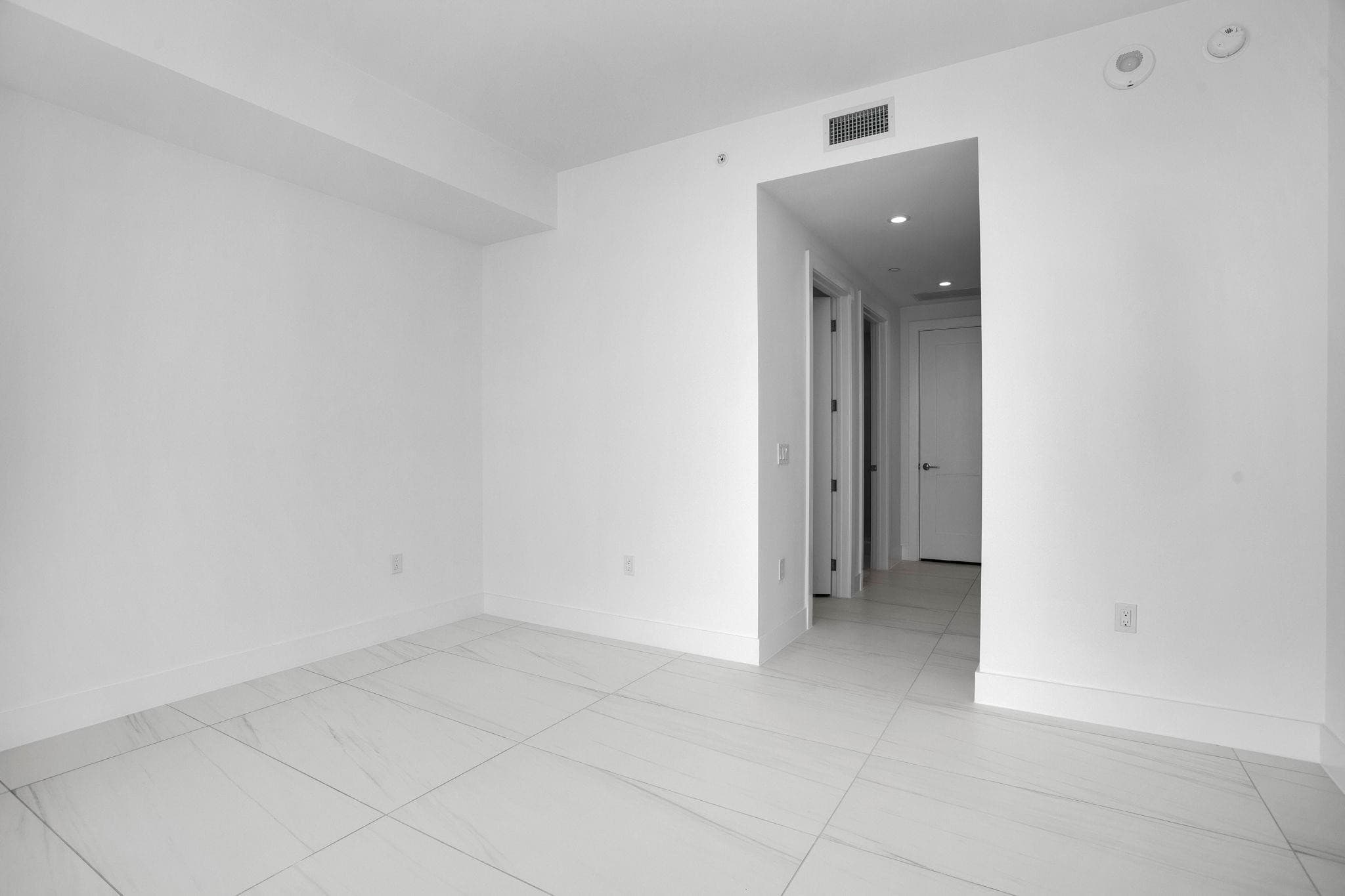 153 N Seabreeze Boulevard S-2501, Fort Lauderdale, FL 33304 — photo 30 of 69