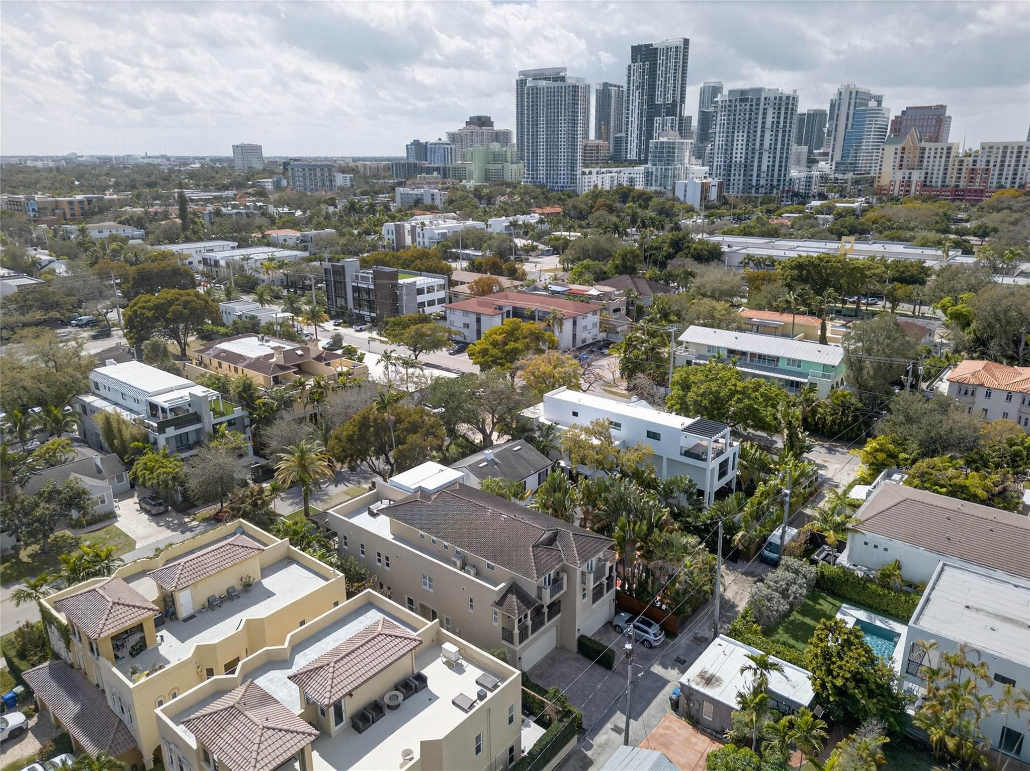 1215 NE 1st Street, Fort Lauderdale, FL 33301 — photo 8 of 78