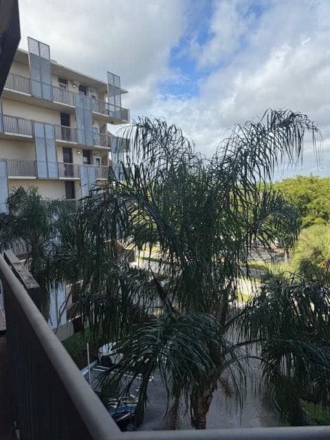 3301 N Country Club Drive 506, Aventura, FL 33180 — photo 9 of 32