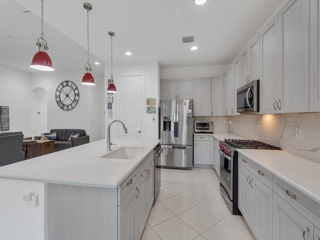 8330 Summer Lake Drive, Vero Beach, FL 32967 — photo 10 of 27
