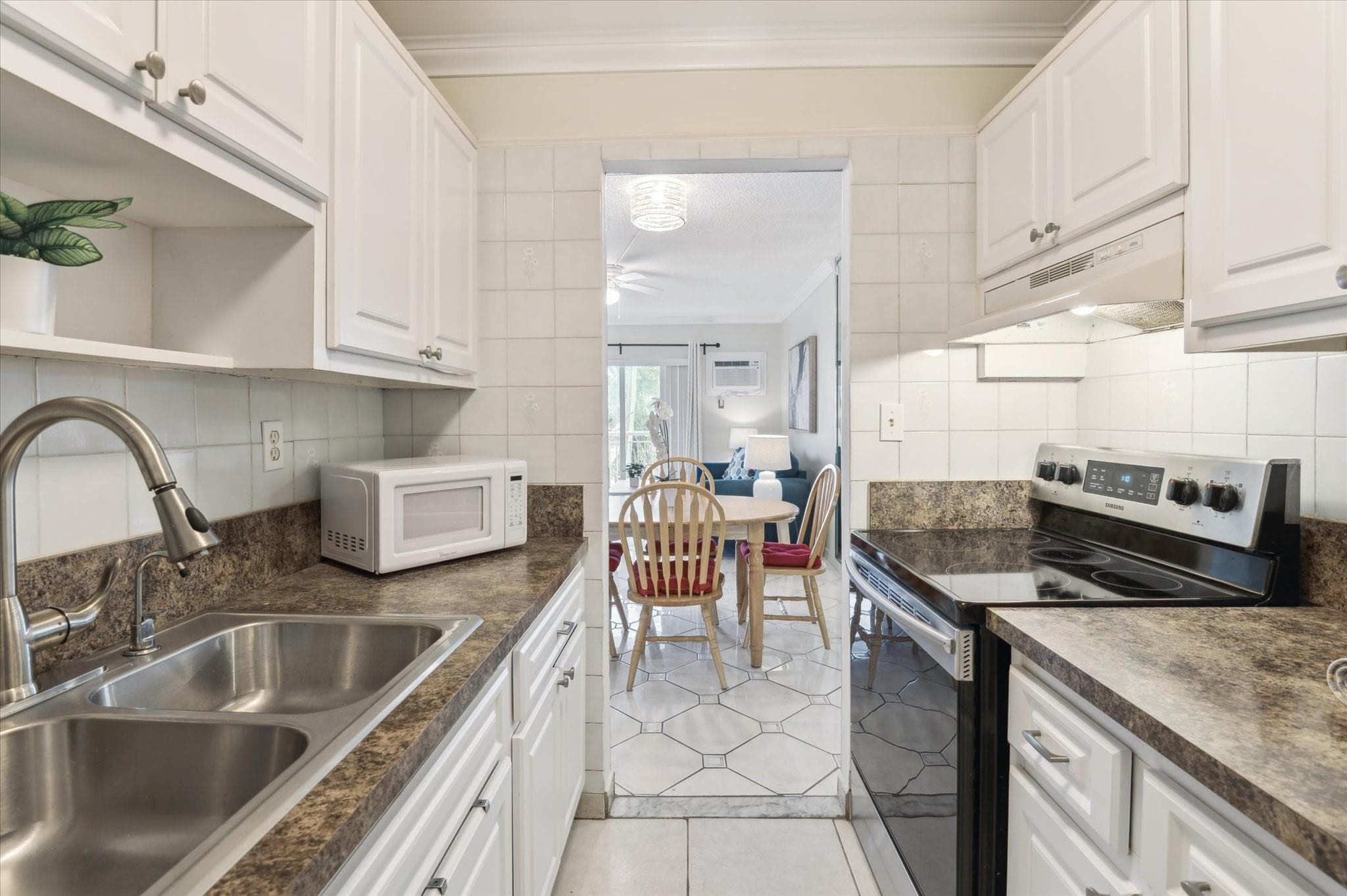 720 Orton Avenue 206, Fort Lauderdale, FL 33304 — photo 3 of 13