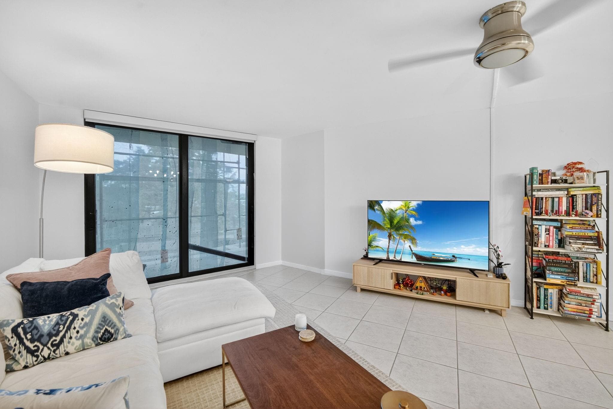 3900 N Hills Drive 306, Hollywood, FL 33021 — photo 2 of 18