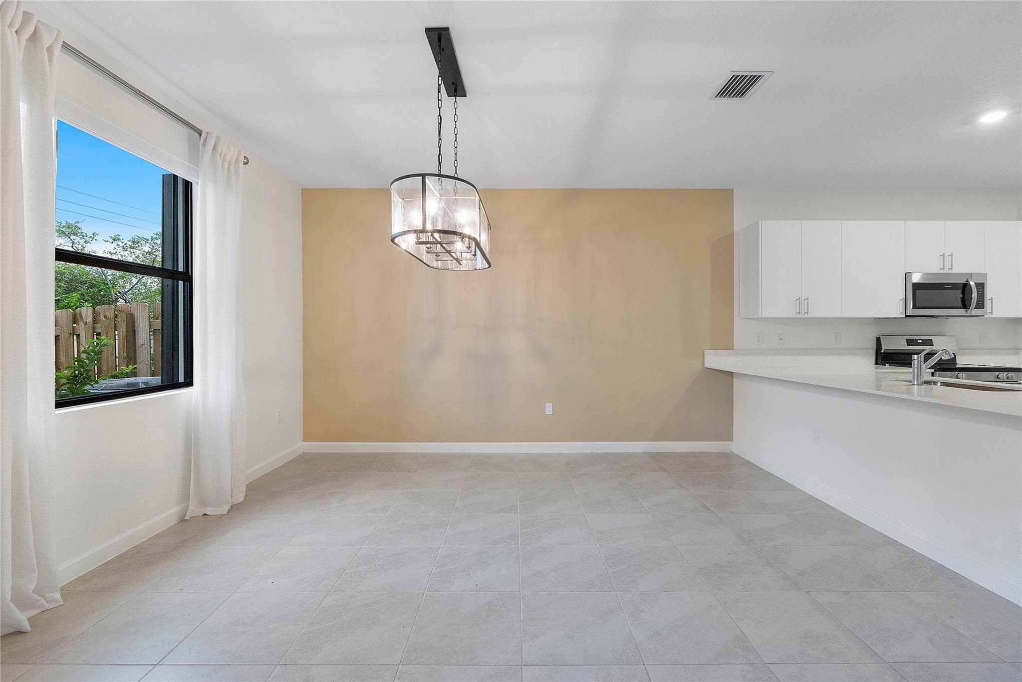Townhouse in Dania Beach — photo 17 of 50