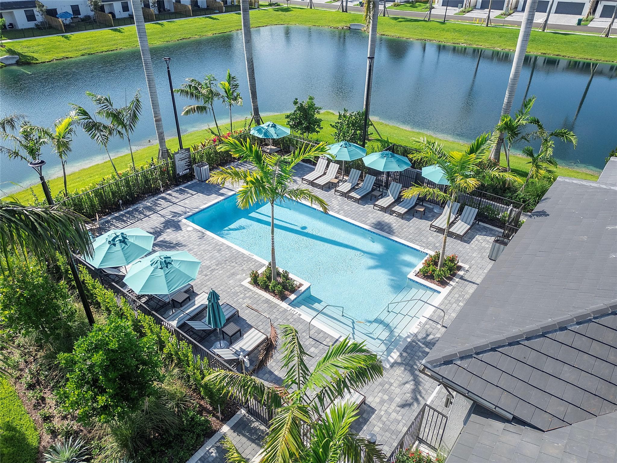 Townhouse in Dania Beach — photo 39 of 50