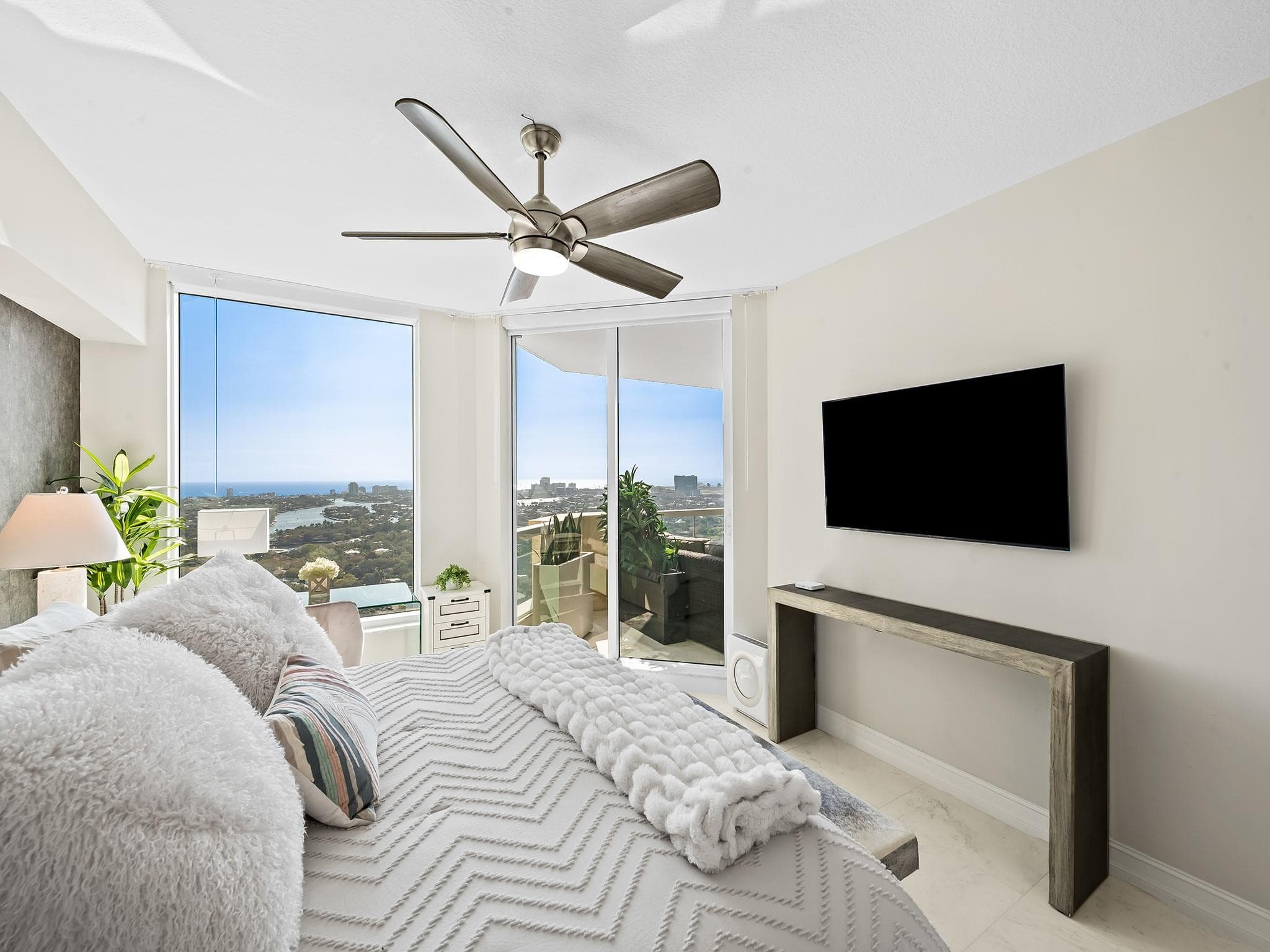 411 N New River Drive 3402, Fort Lauderdale, FL 33301 — photo 9 of 45