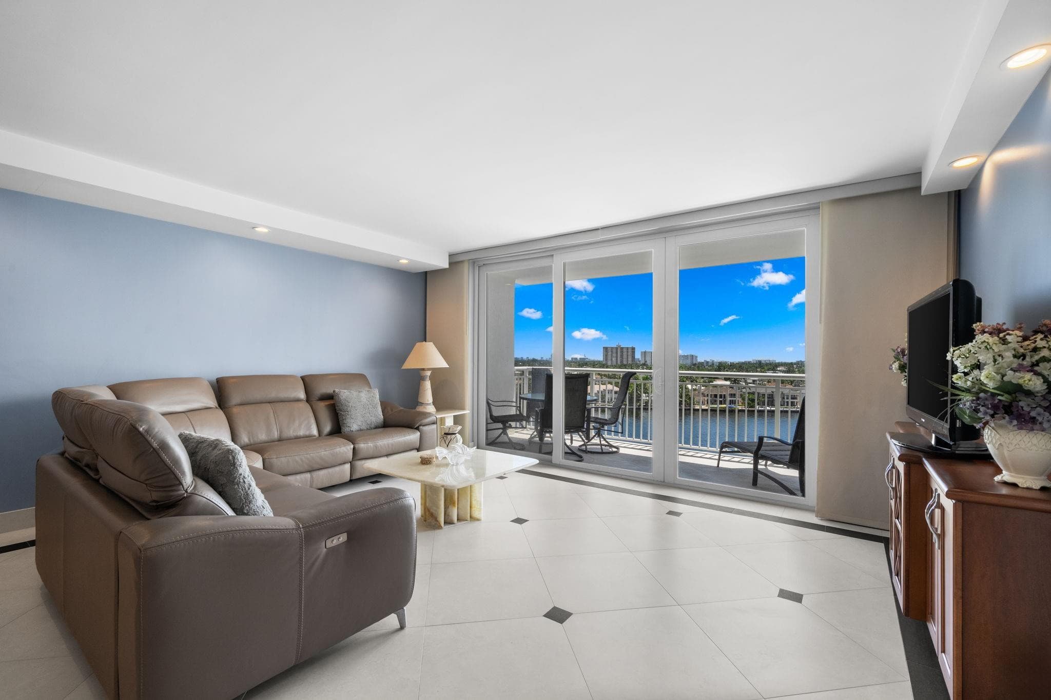 511 Bayshore Drive 904, Fort Lauderdale, FL 33304 — photo 3 of 62
