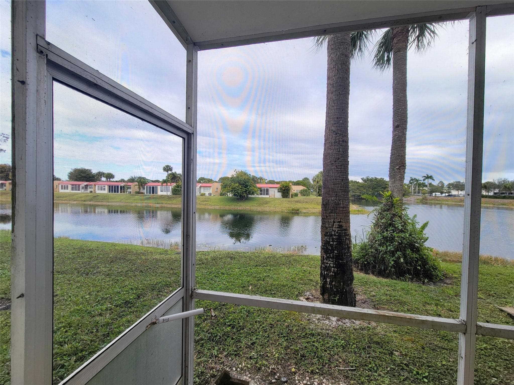 497 Lake Dora Drive 497, West Palm Beach, FL 33411 — photo 11 of 30