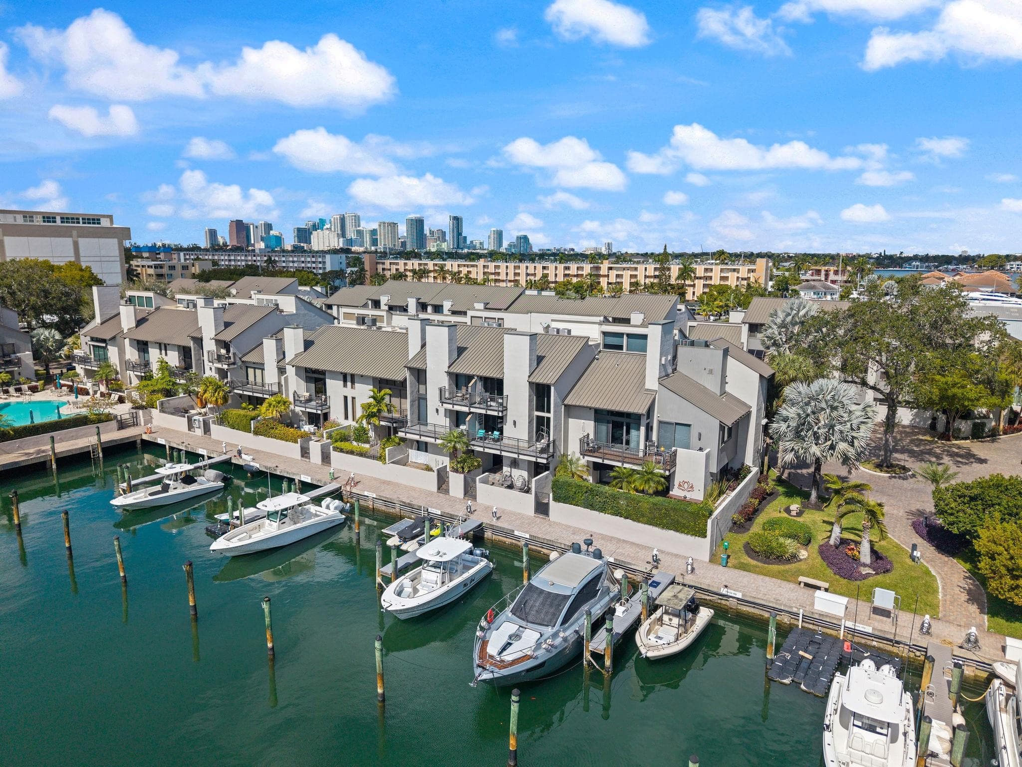 16 Portside Drive 16c, Fort Lauderdale, FL 33316 — photo 4 of 76