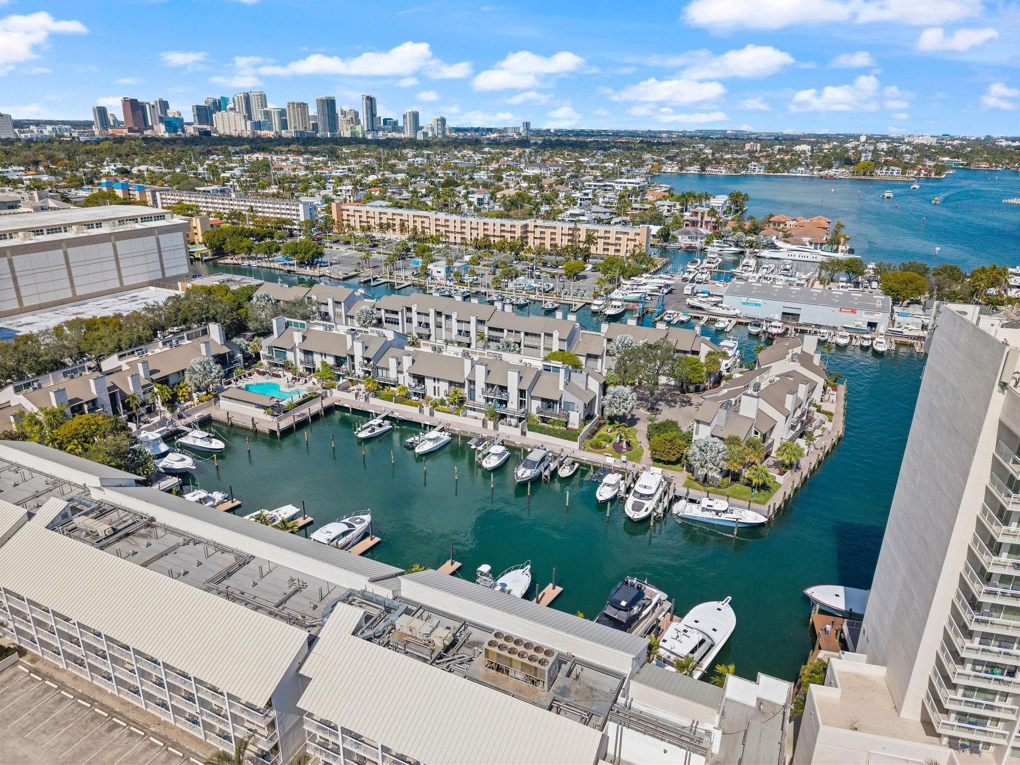 16 Portside Drive 16c, Fort Lauderdale, FL 33316 — photo 8 of 76