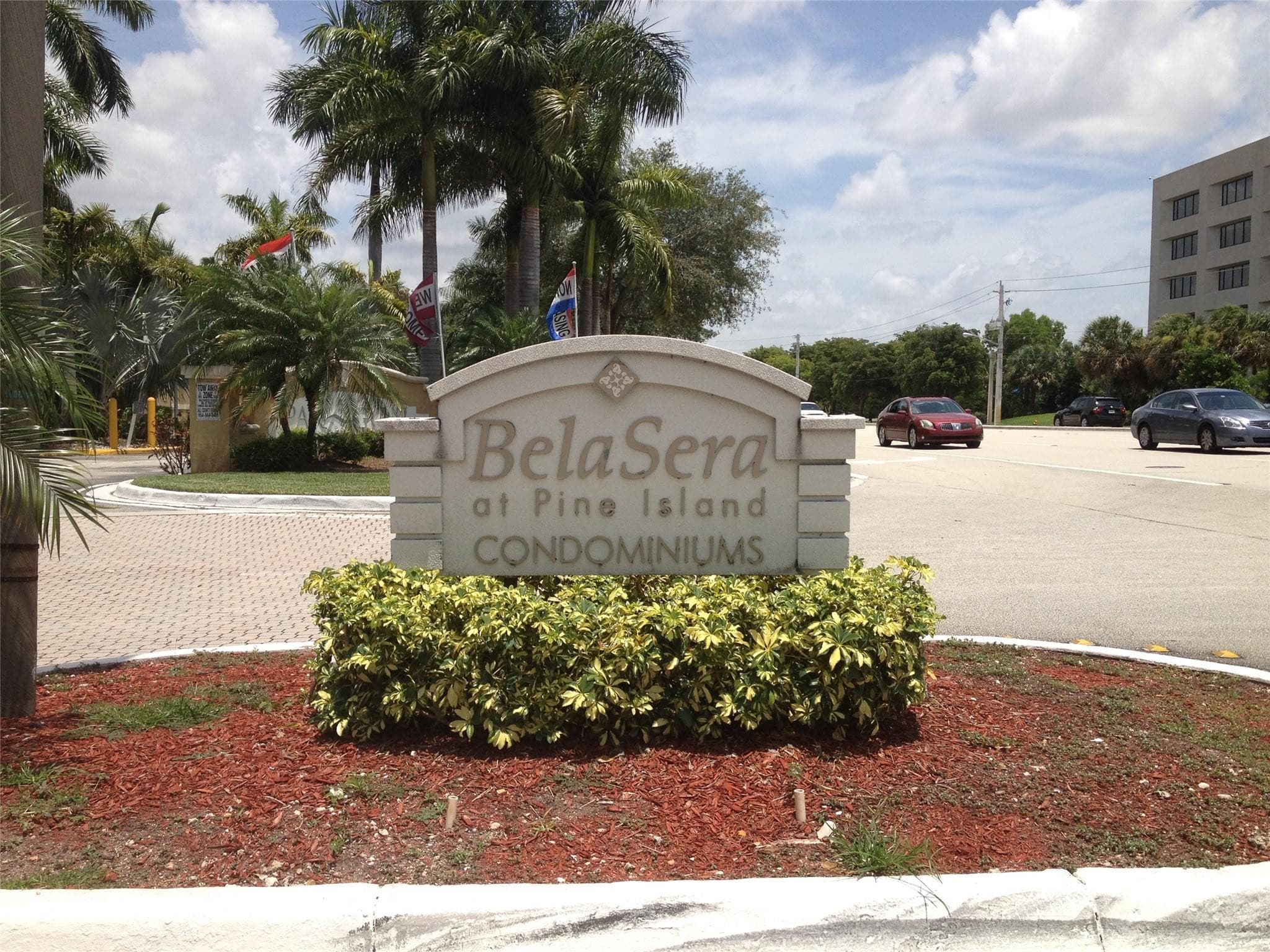 Condominium in Plantation — photo 1 of 22
