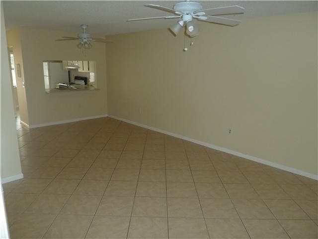 Townhouse in Sunrise — photo 2 of 12