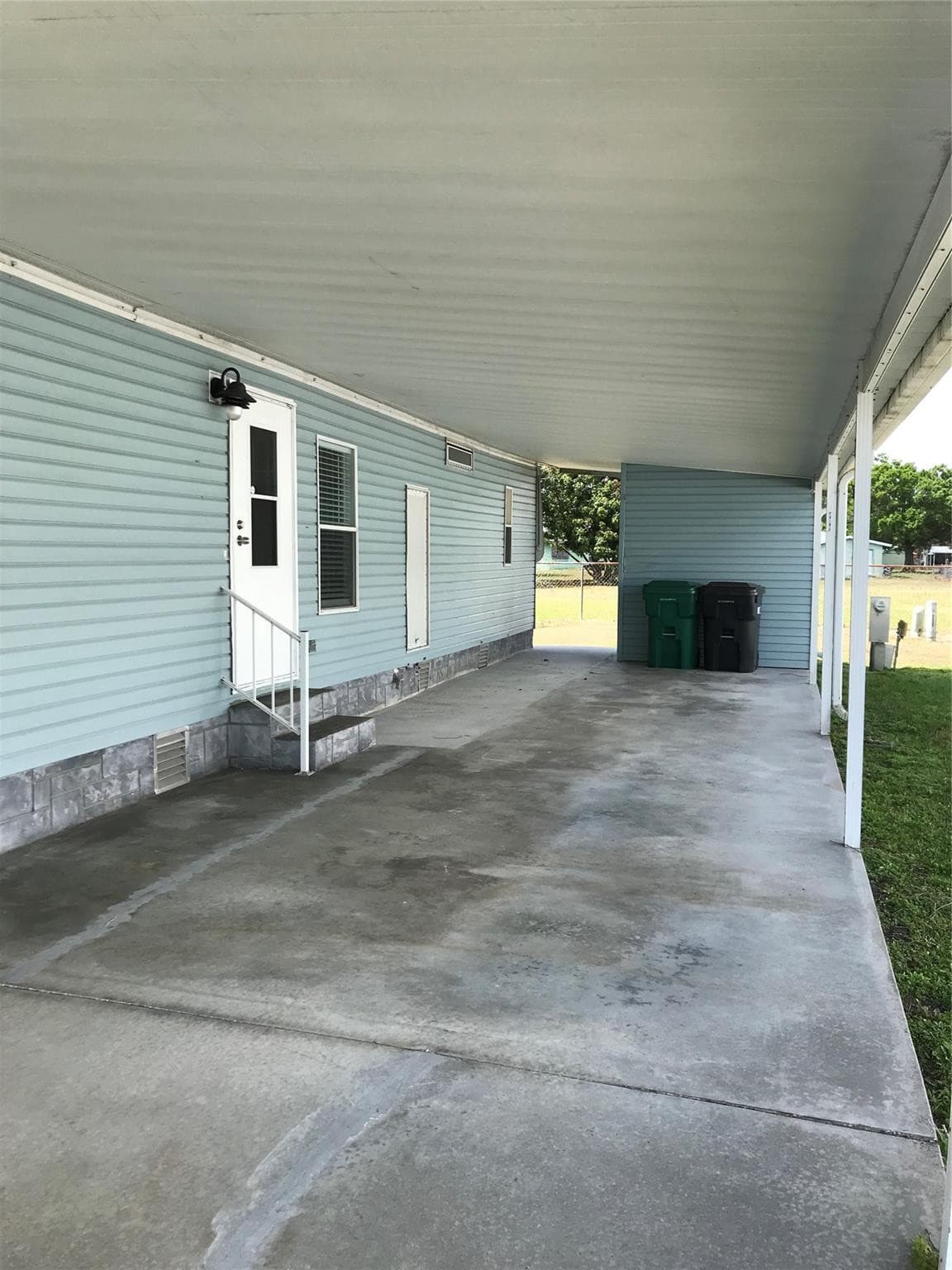 1703 SW 35th Circle, Okeechobee, FL 34974 — photo 2 of 17